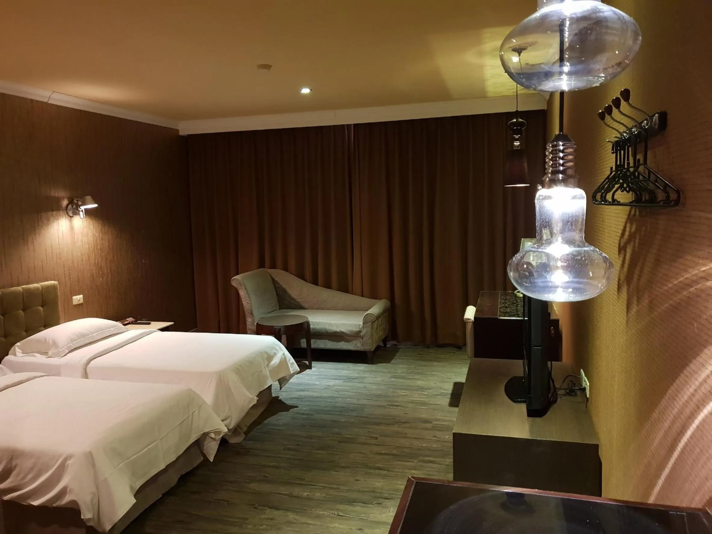 Bedroom, Bed in The Riverside Hotel & Motel