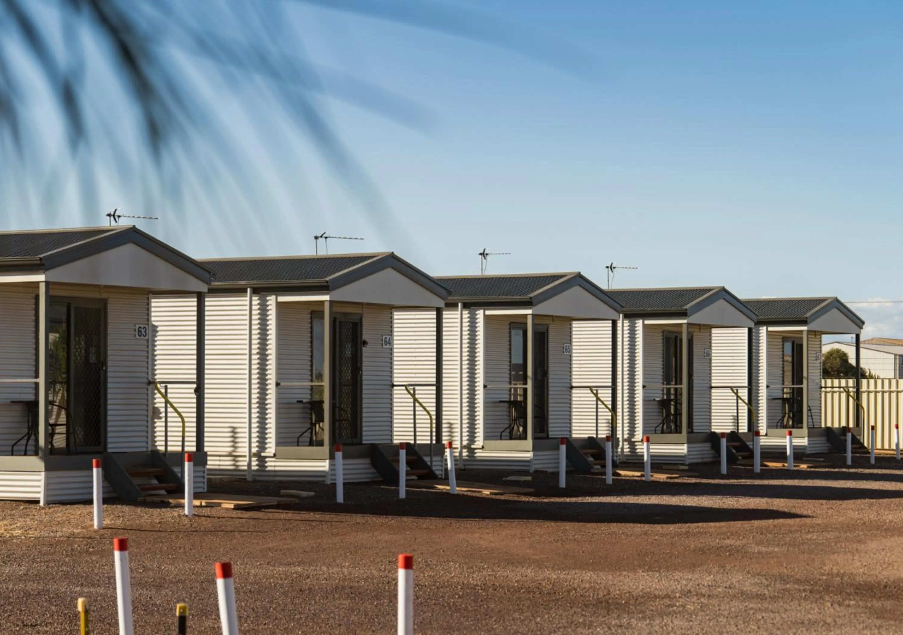Balcony/Terrace in The Sundowner Cabin & Tourist Park
