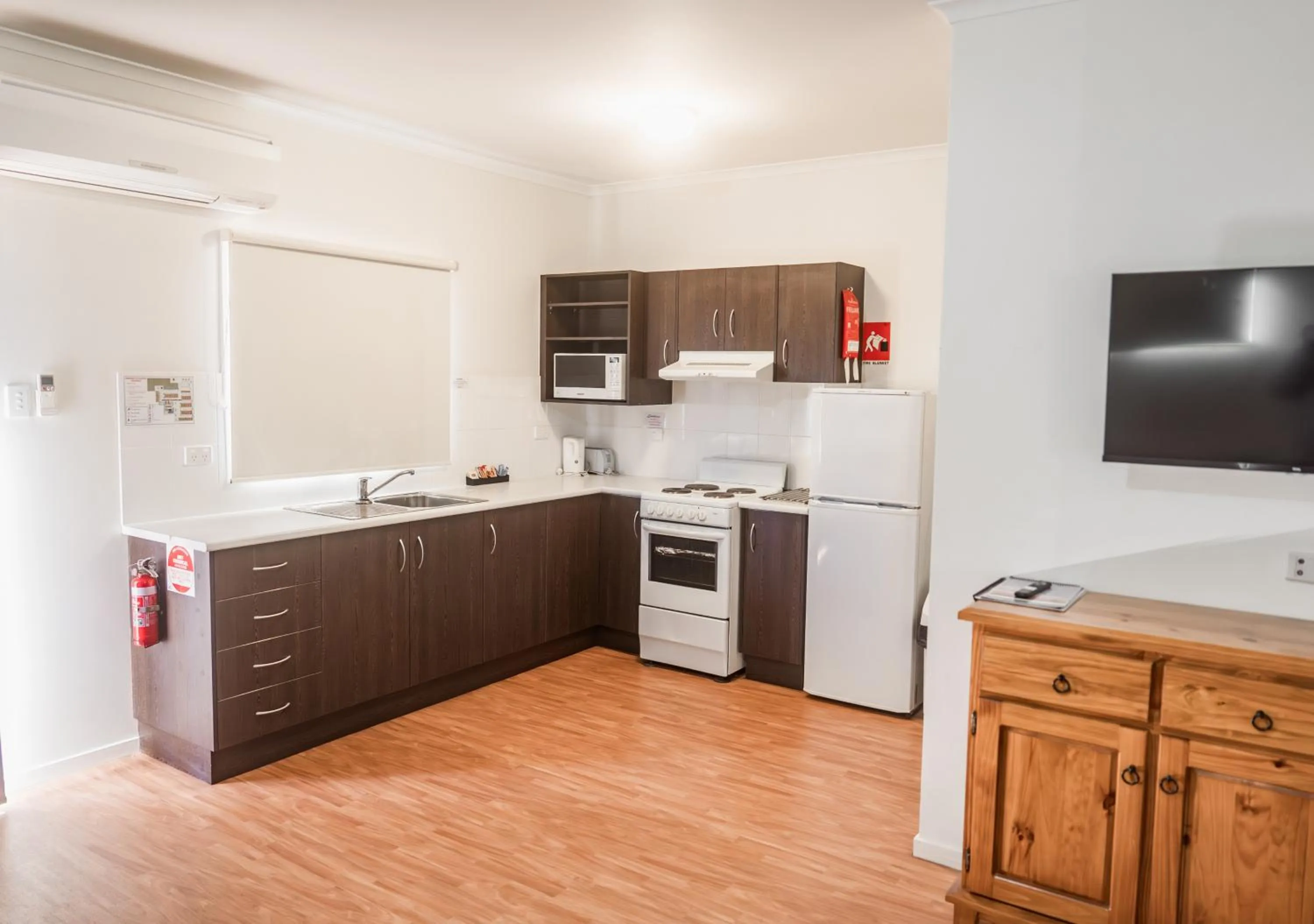 kitchen in The Sundowner Cabin & Tourist Park