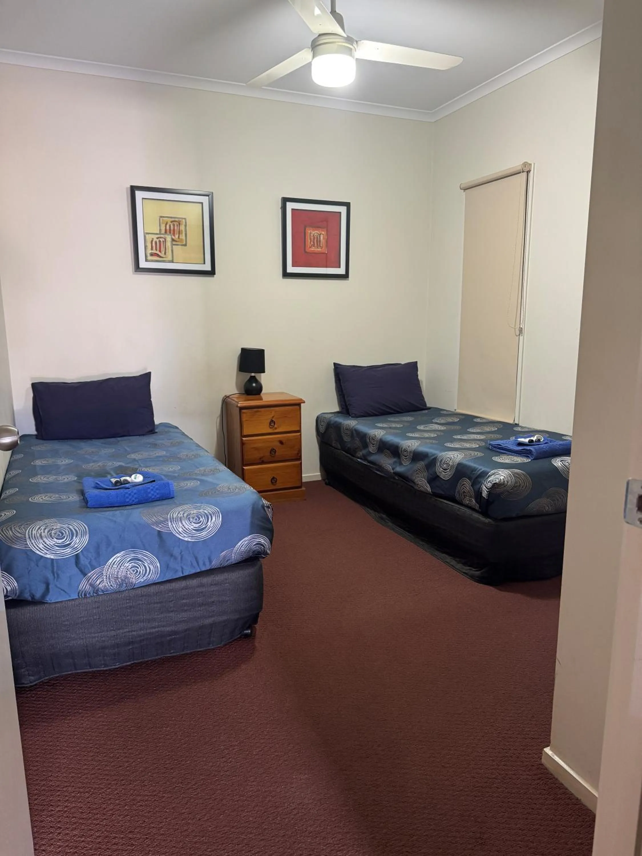 Bedroom, Bed in The Sundowner Cabin & Tourist Park