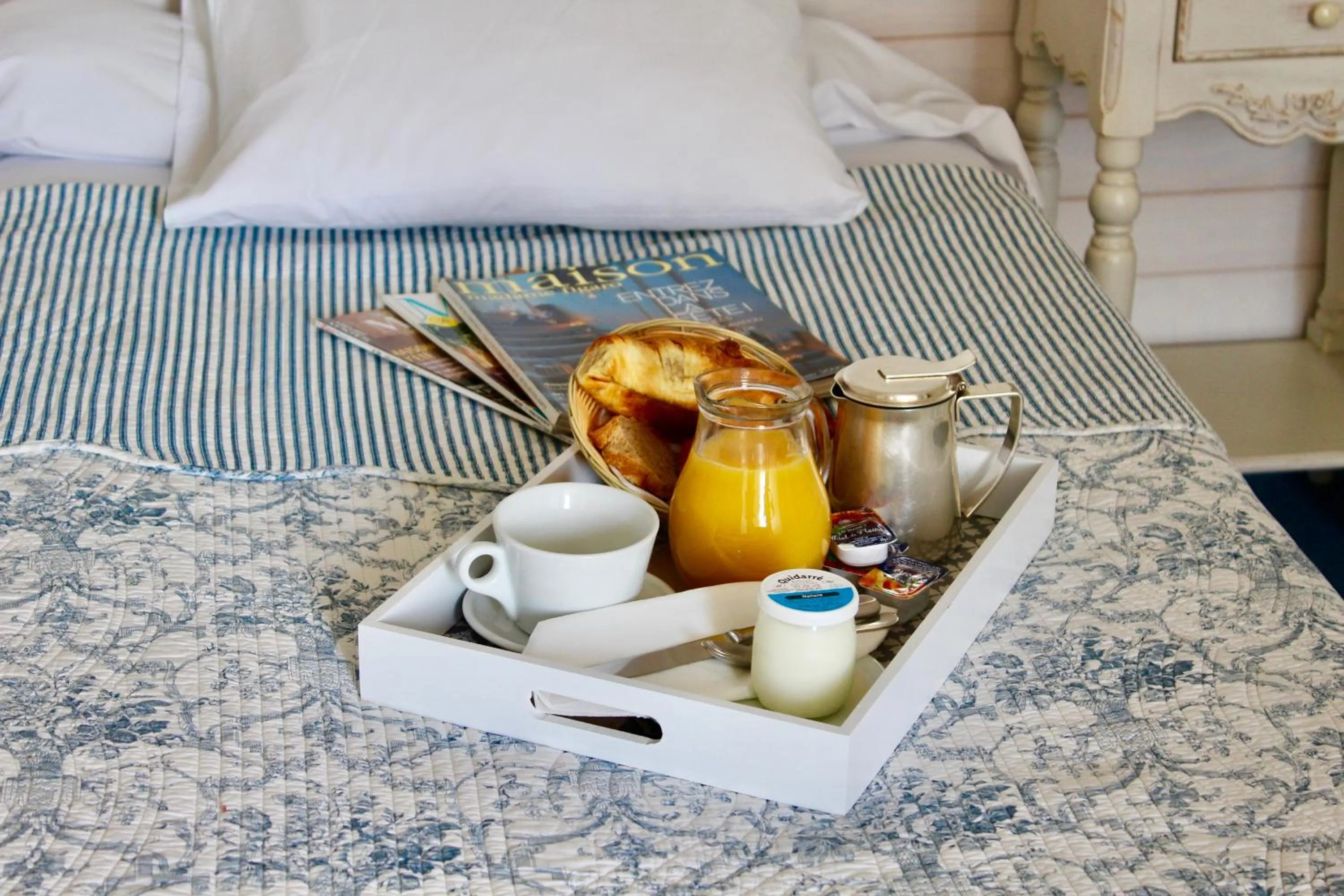 Continental breakfast, Bed in Hôtel Sainte Marie