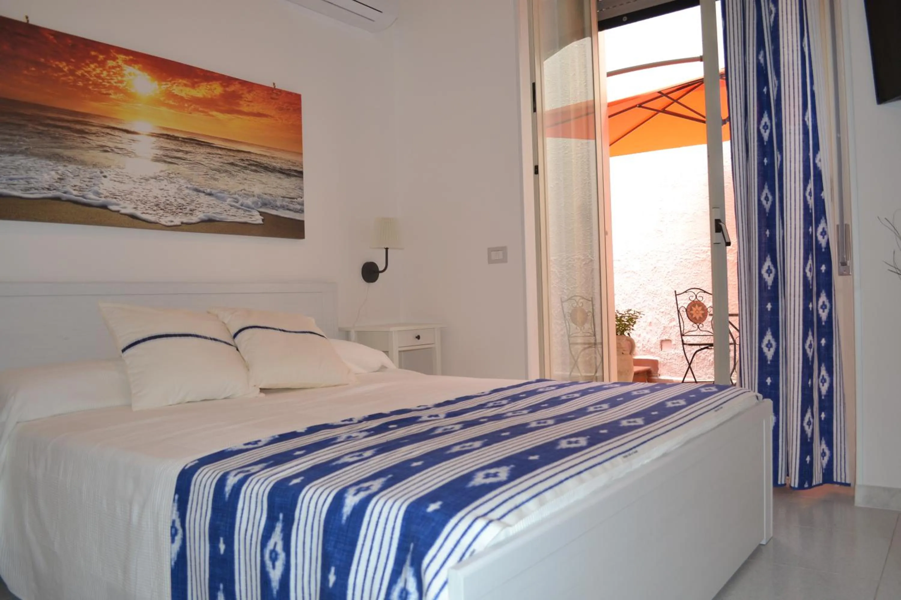 Day, Bed in Il Cortiletto Di Piazza Verga