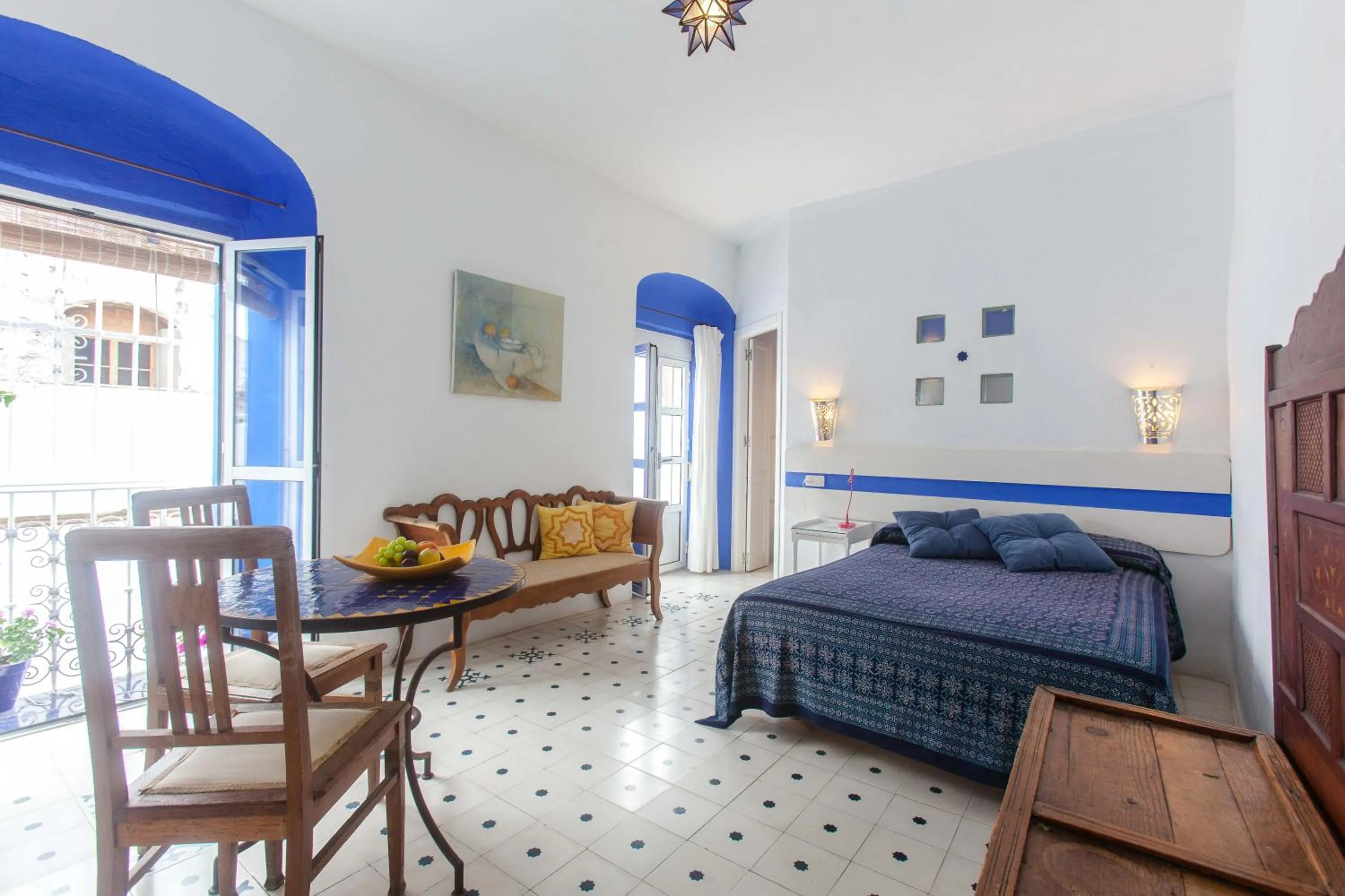 Photo of the whole room, Bed in La Estrella de Tarifa