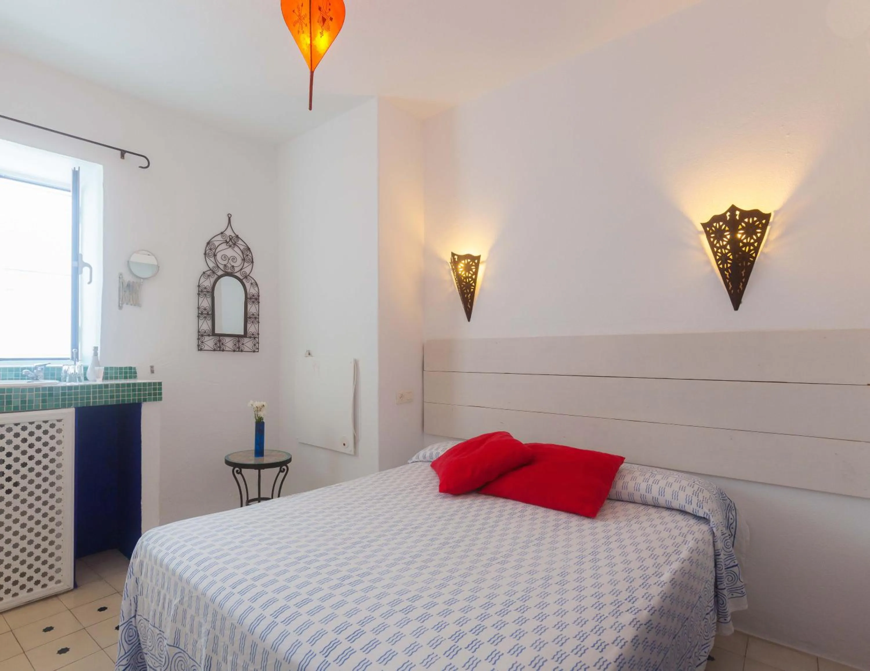 Photo of the whole room, Bed in La Estrella de Tarifa