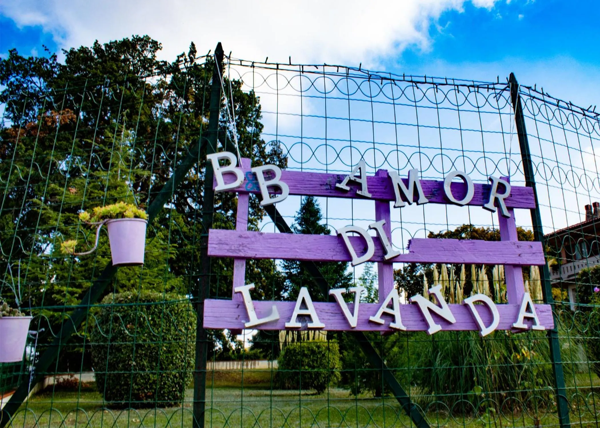 Garden view in Amor di Lavanda