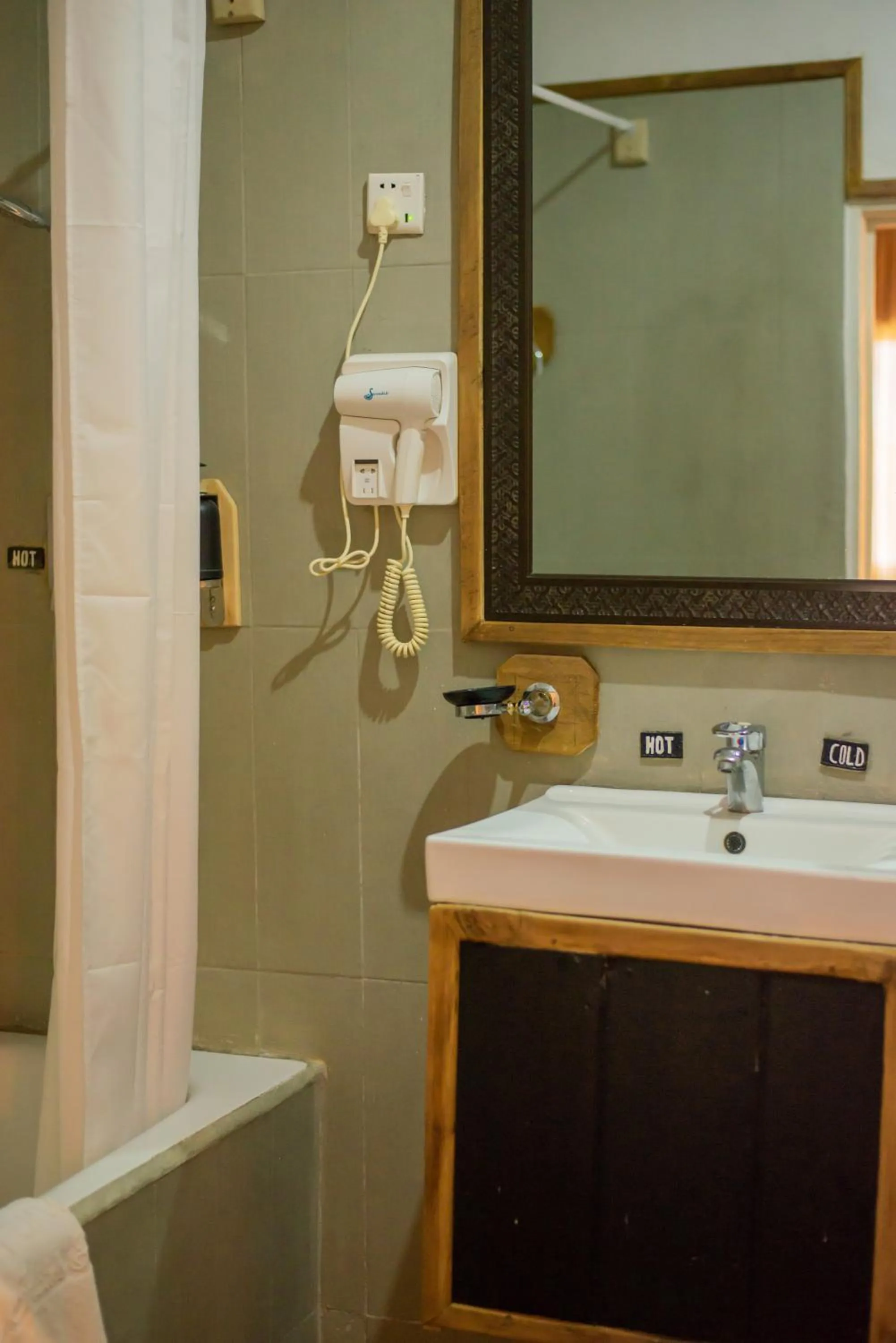 Blue Waters by Serendib