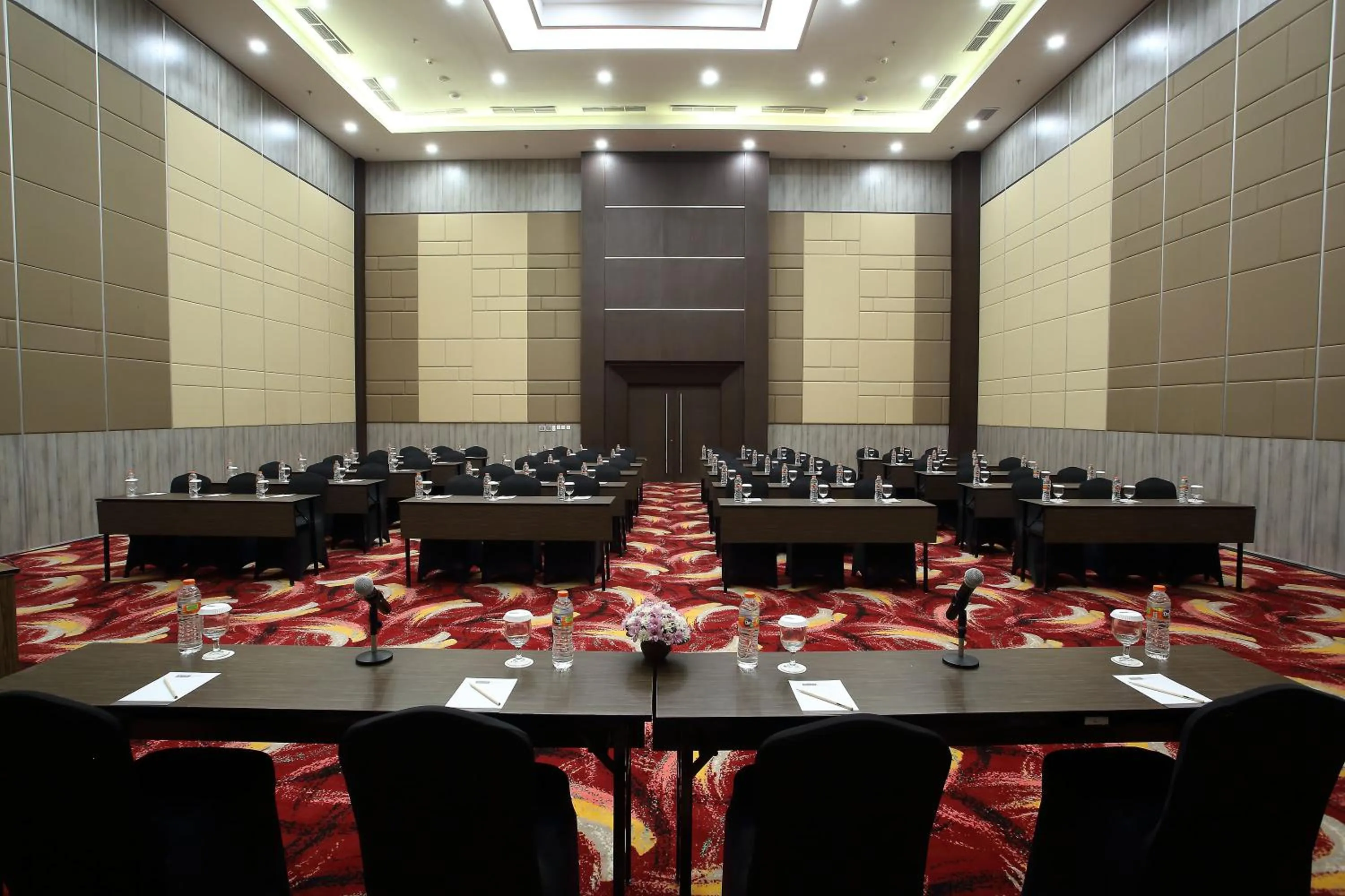 Bigland Hotel & Convention Sentul