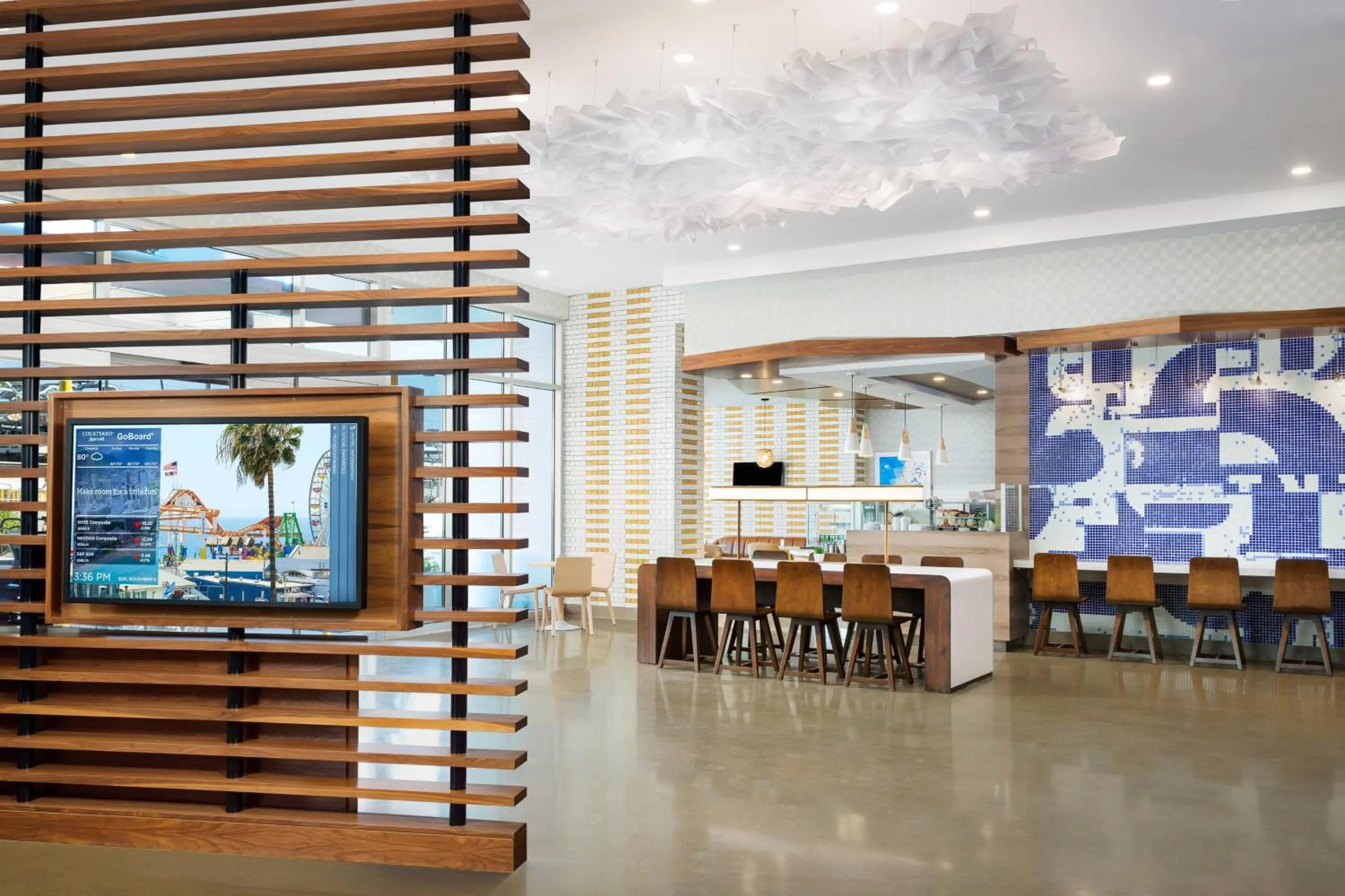 Lobby or reception in Courtyard by Marriott Santa Monica