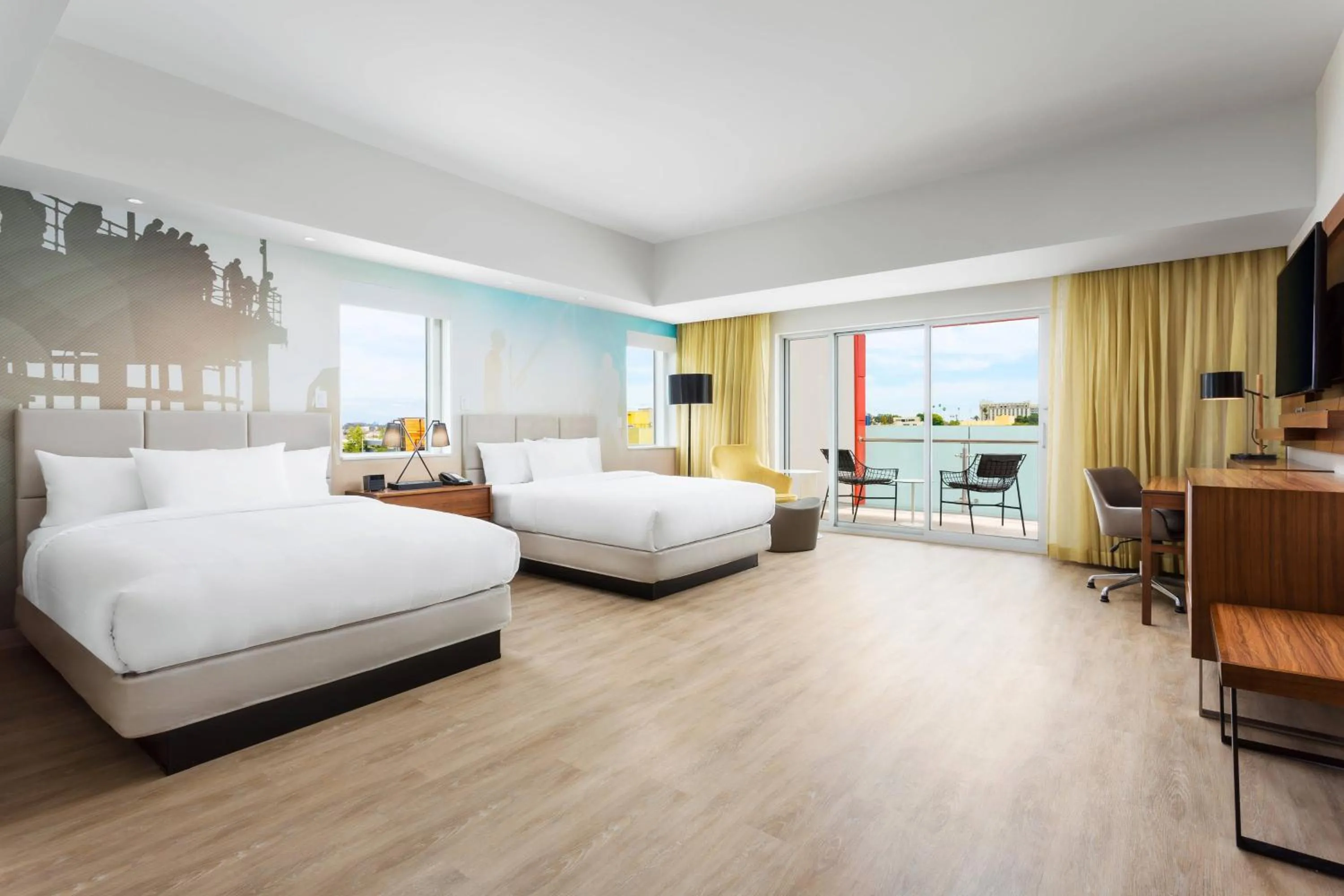 Photo of the whole room, Bed in Courtyard by Marriott Santa Monica