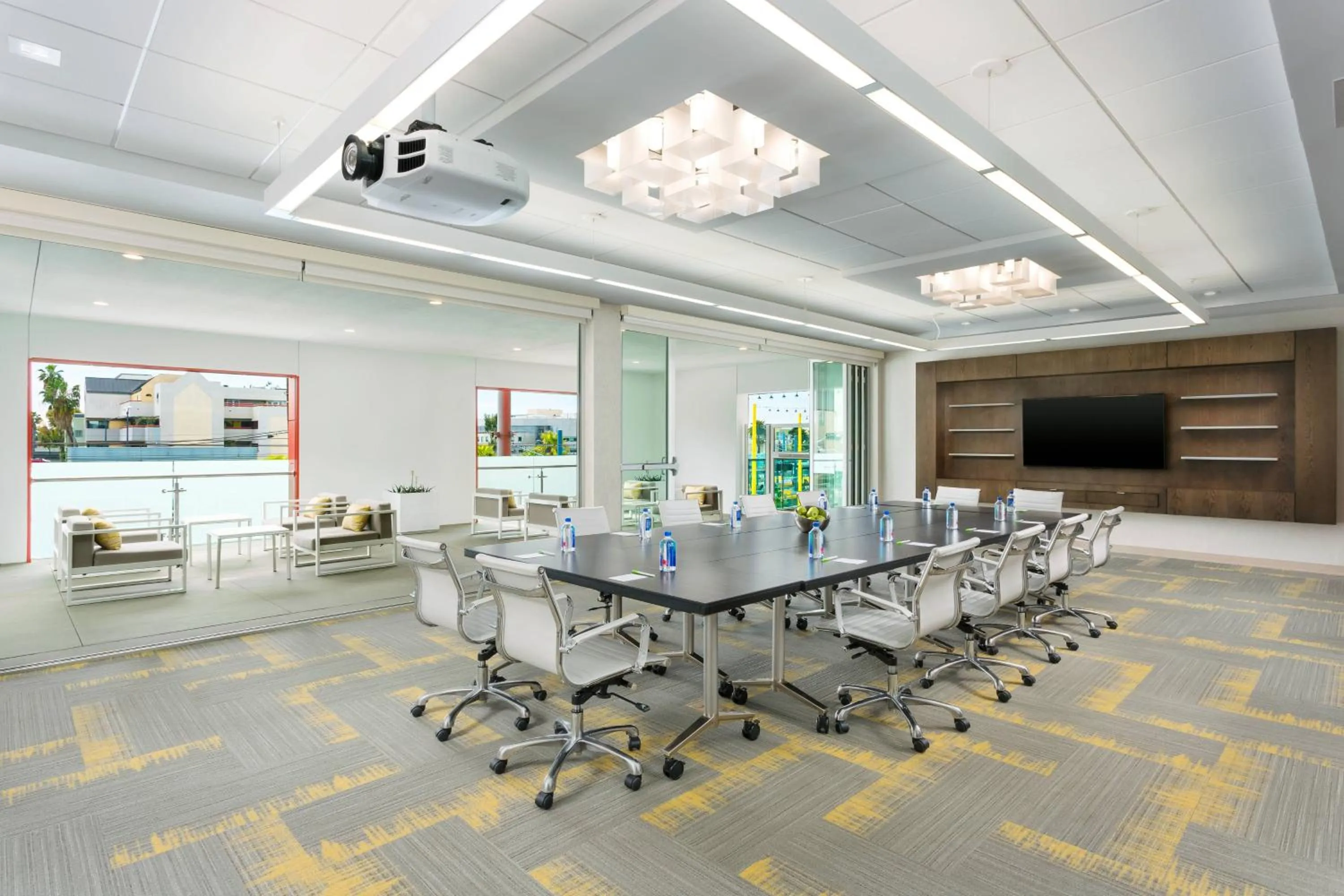 Meeting/conference room in Courtyard by Marriott Santa Monica