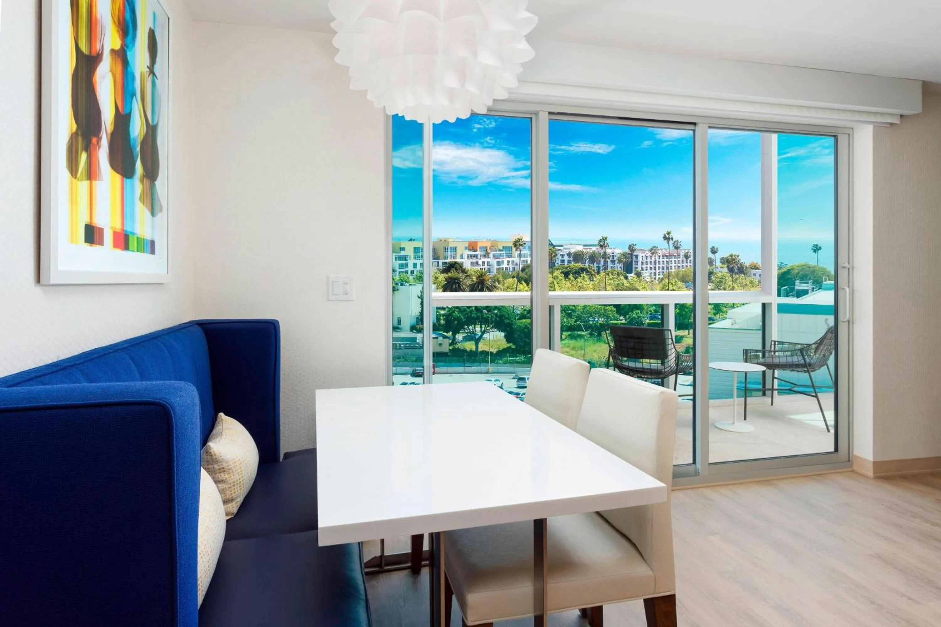 Photo of the whole room in Courtyard by Marriott Santa Monica