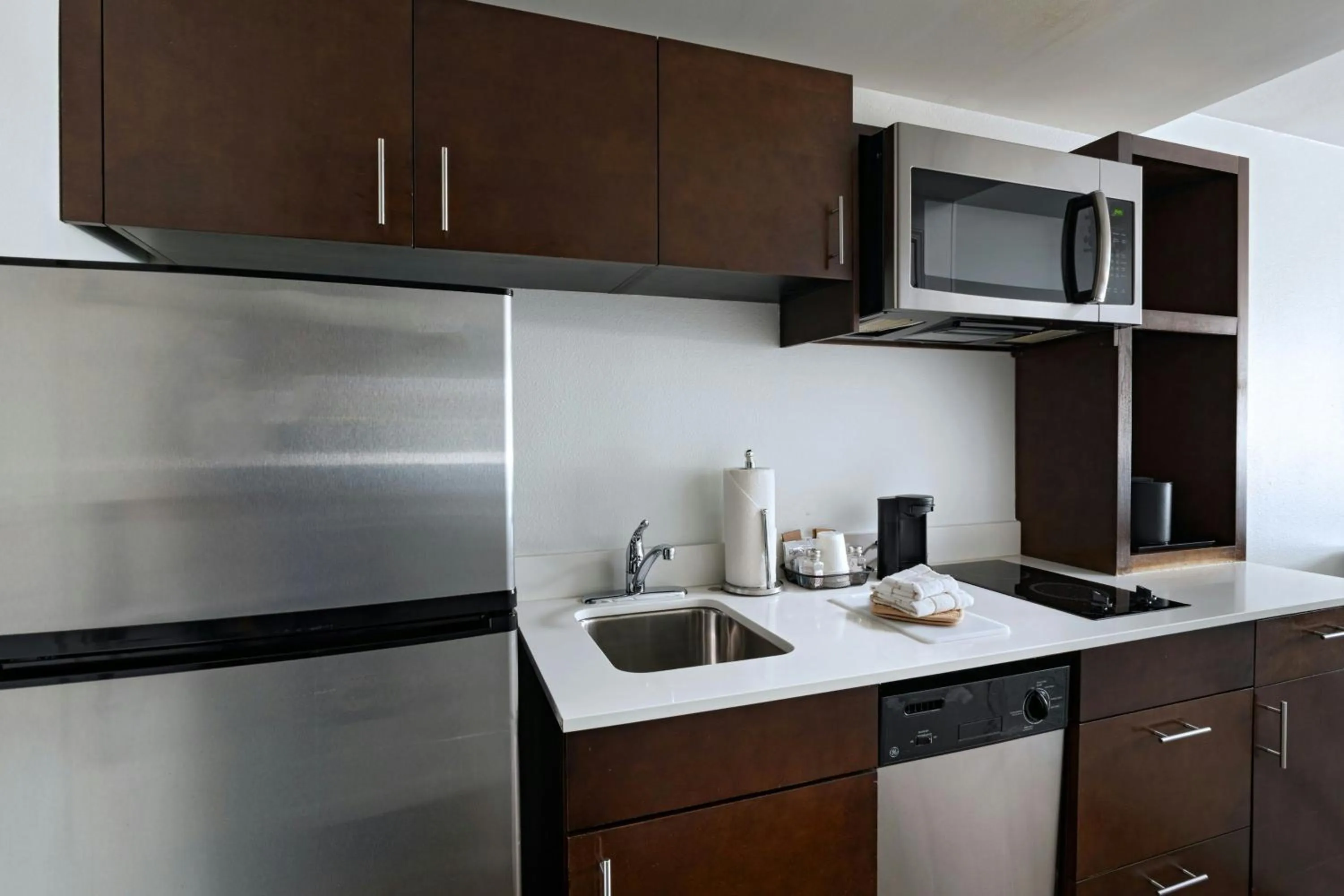 Kitchen or kitchenette in TownePlace Suites by Marriott Macon Mercer University