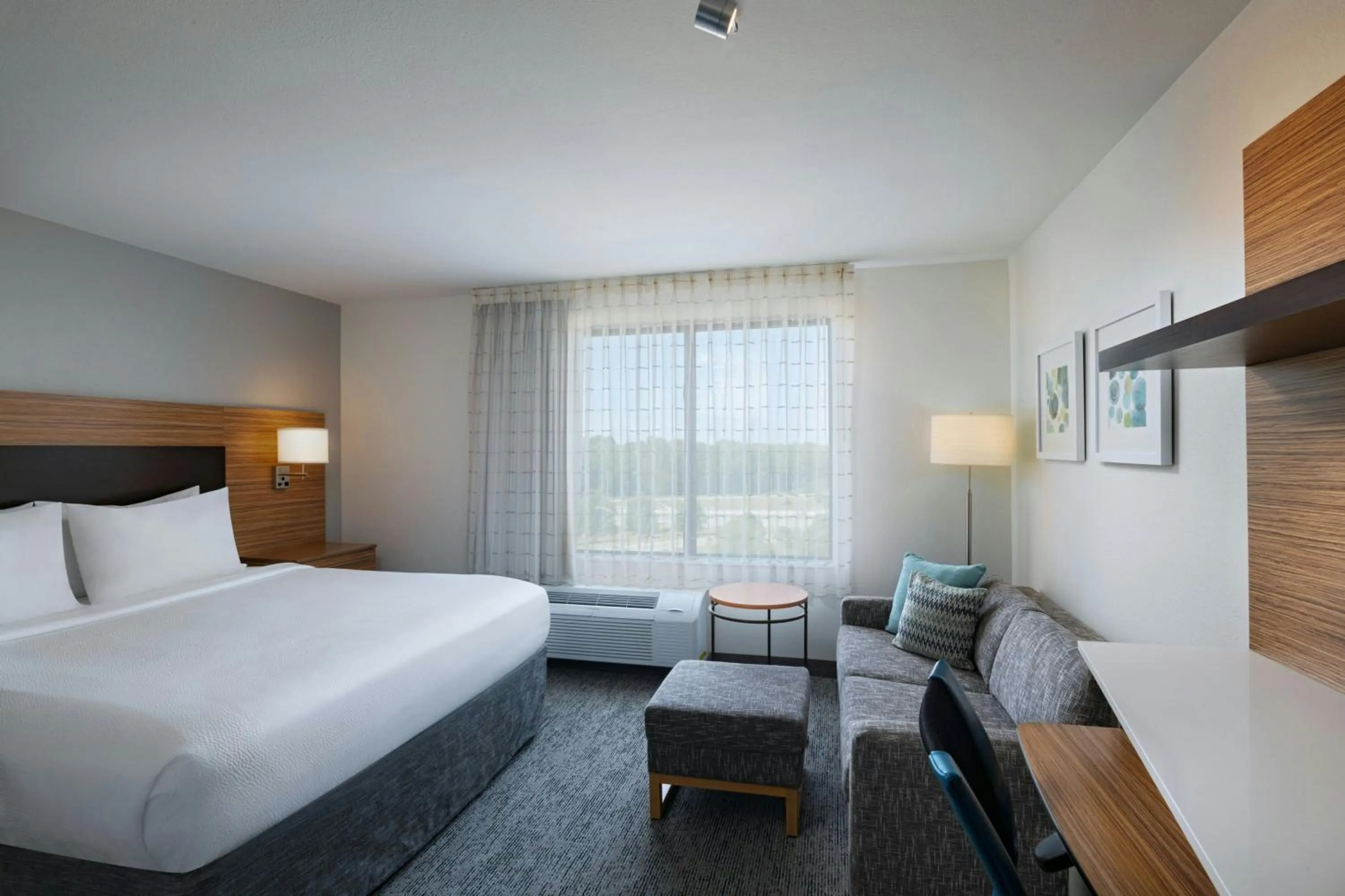 Photo of the whole room, Bed in TownePlace Suites by Marriott Macon Mercer University