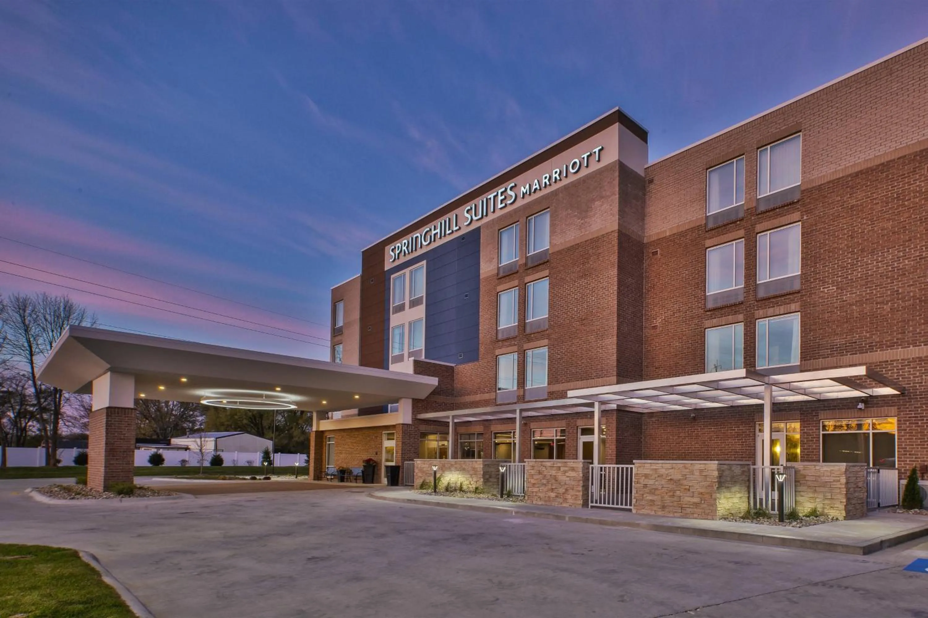 Property building in SpringHill Suites by Marriott St. Joseph Benton Harbor