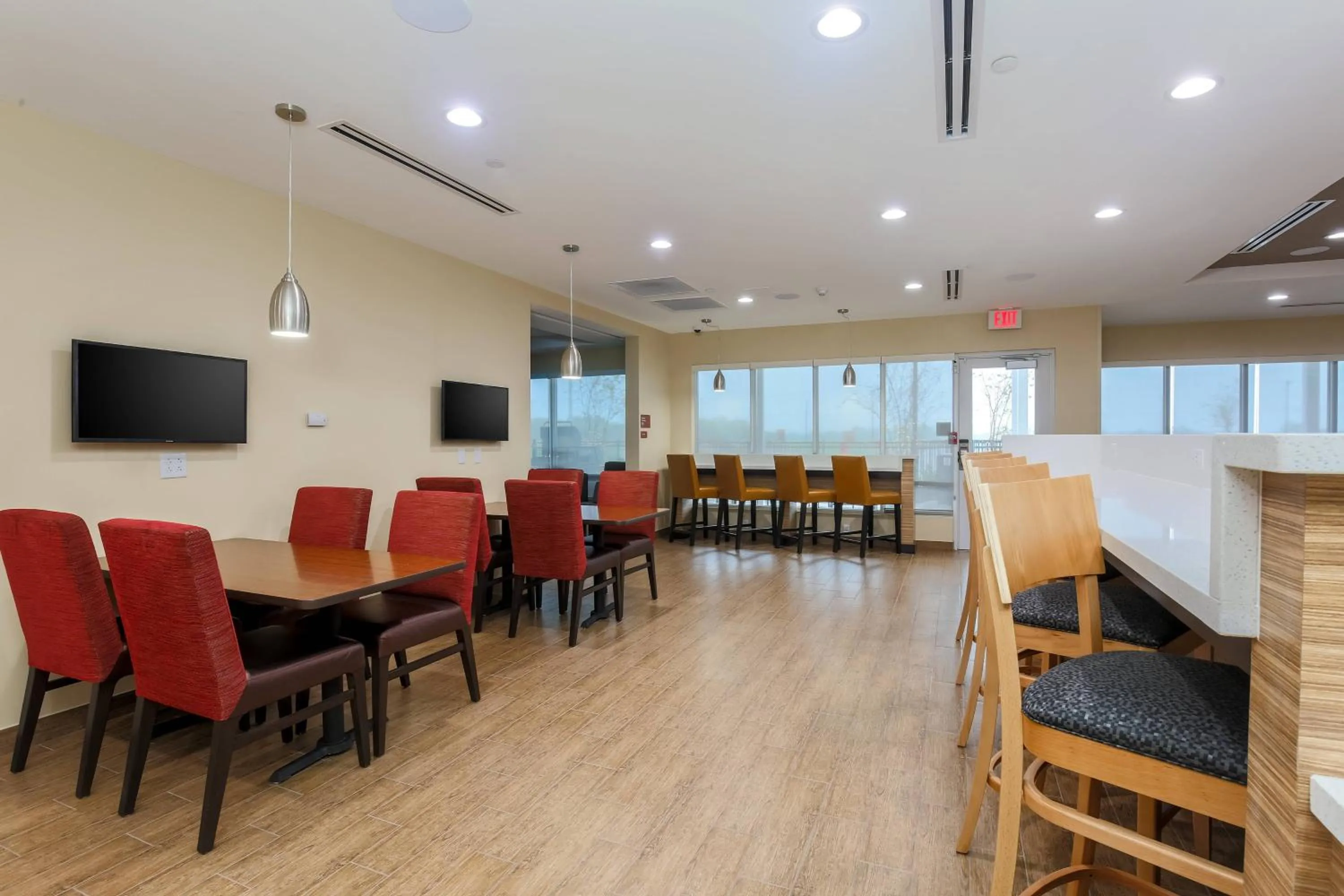 Breakfast in TownePlace Suites by Marriott McAllen Edinburg