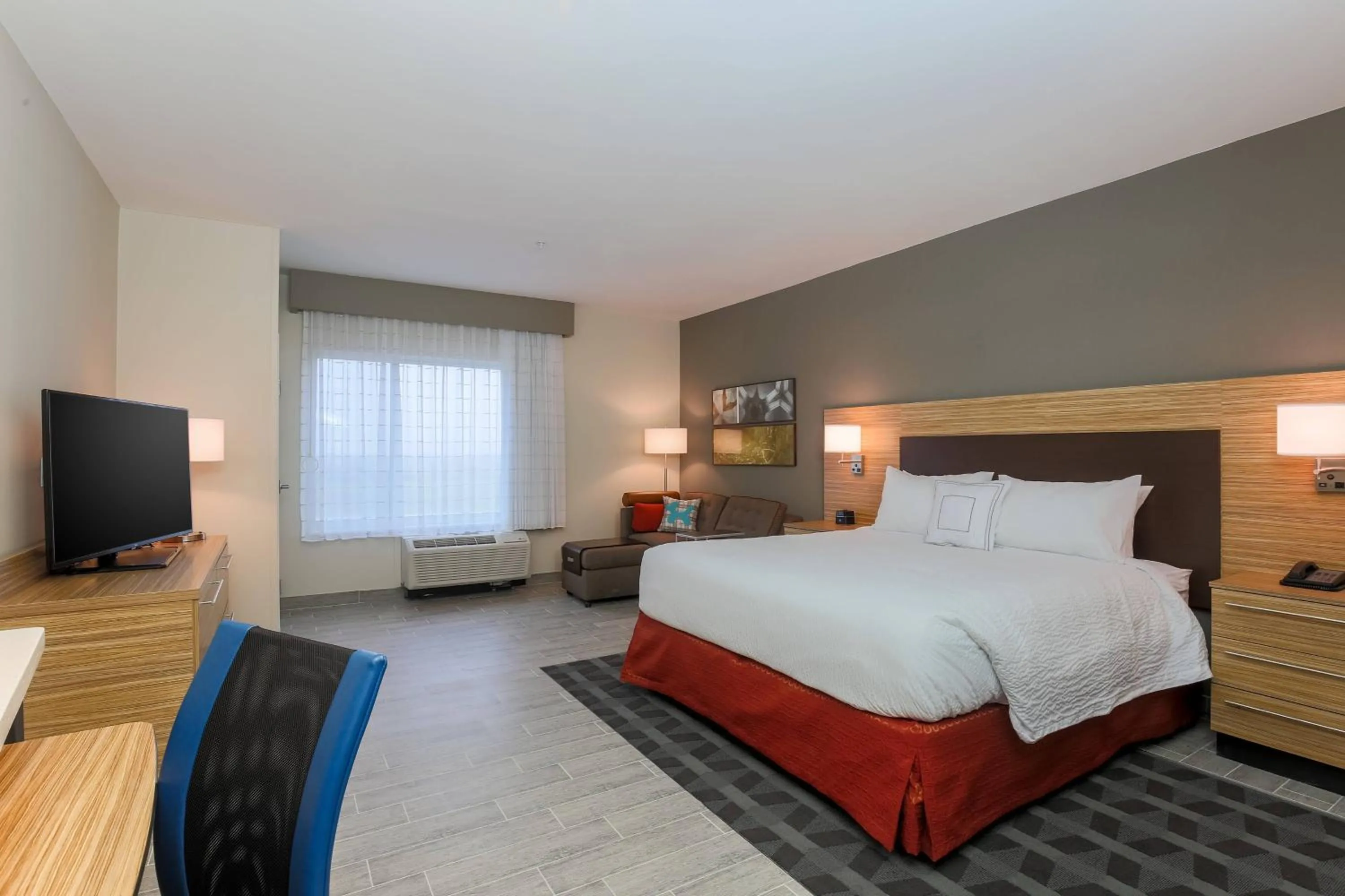 Photo of the whole room, Bed in TownePlace Suites by Marriott McAllen Edinburg