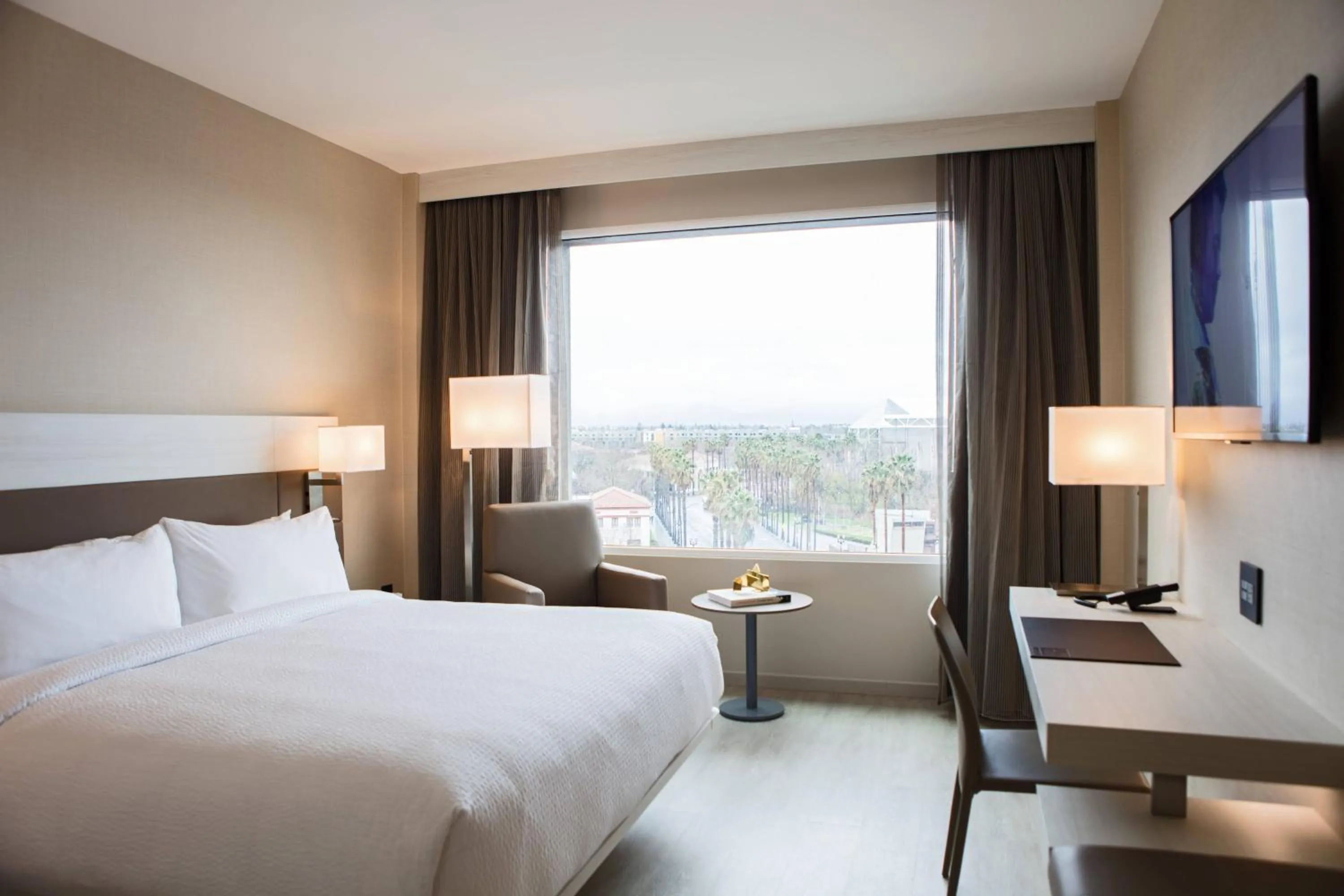 Photo of the whole room, Bed in AC Hotel by Marriott San Jose Downtown