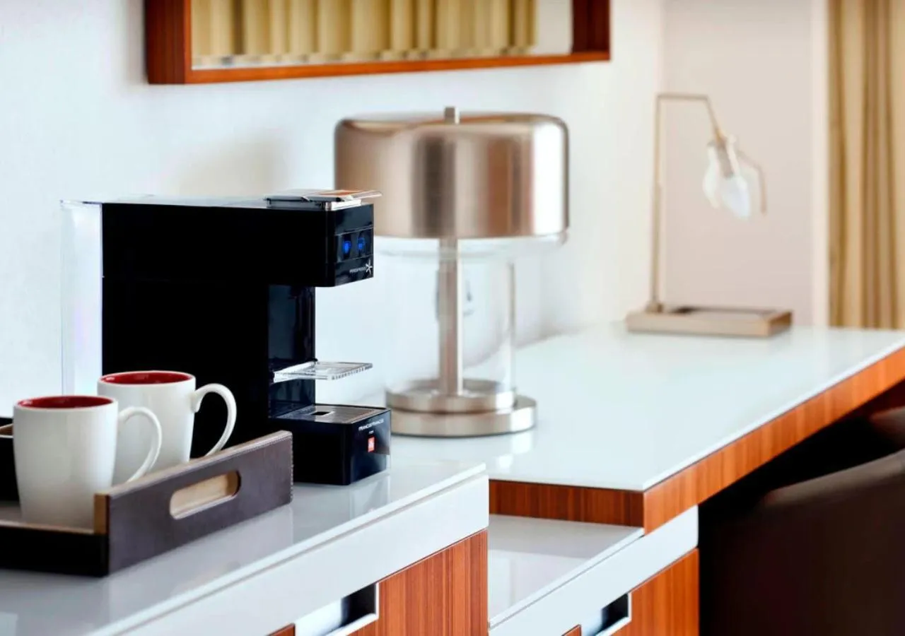 Coffee/tea facilities, Bed in Marriott Hotel Downtown Abu Dhabi