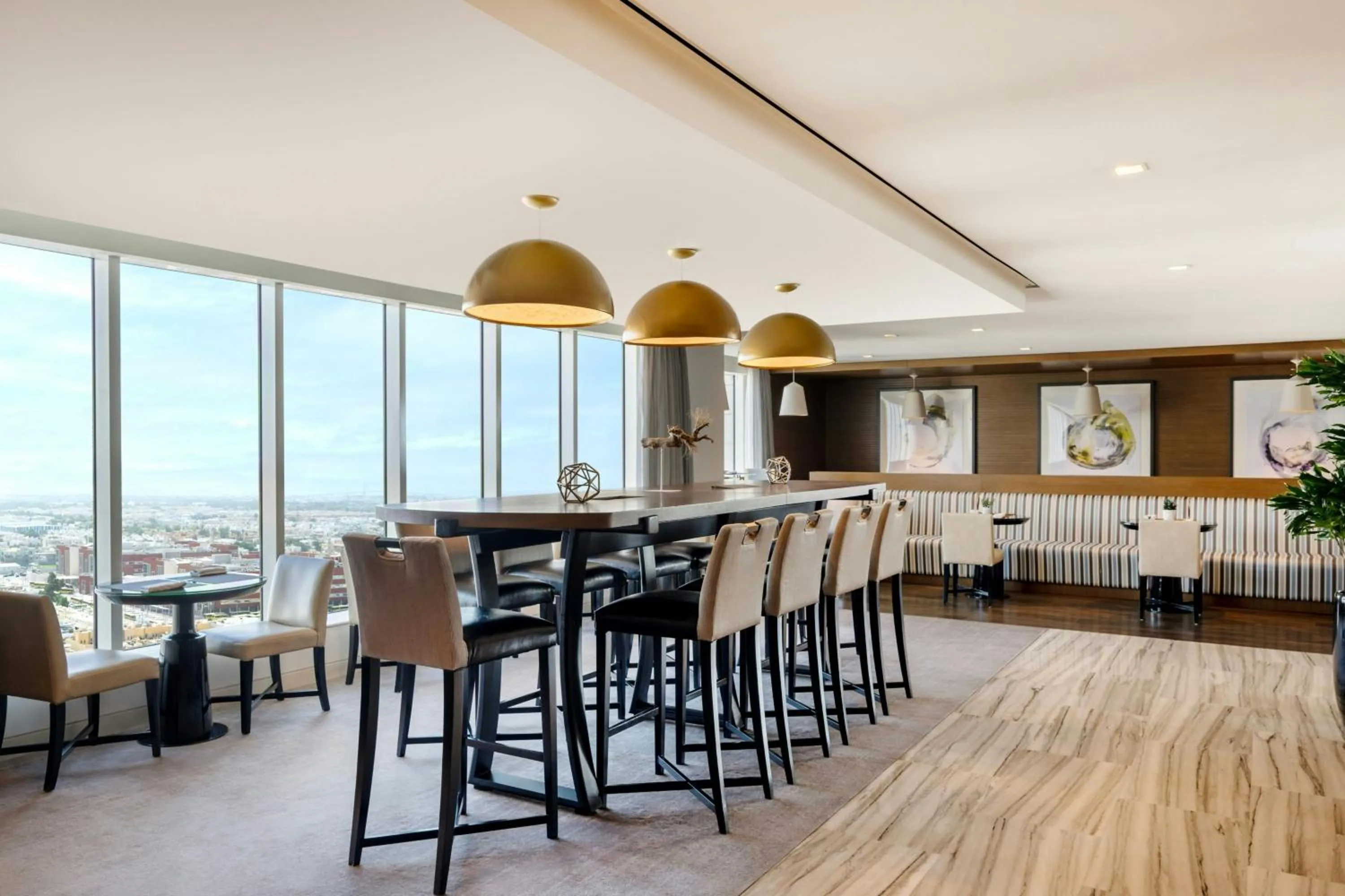 Lounge or bar in Marriott Hotel Downtown Abu Dhabi