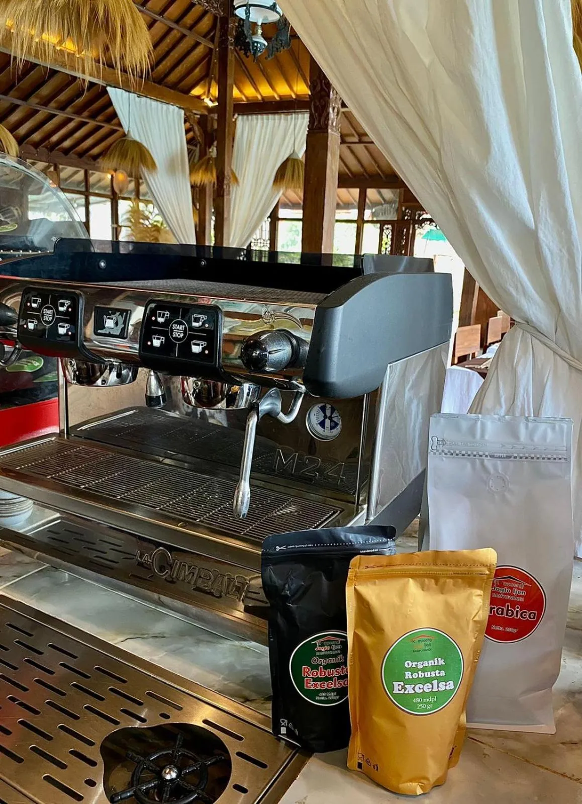 Coffee/tea facilities in Kampoeng Joglo Ijen