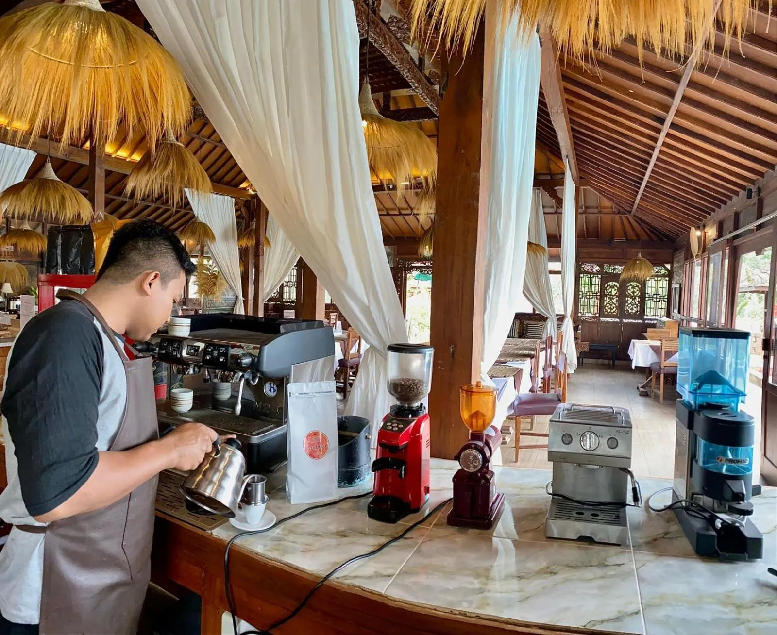 Restaurant/places to eat in Kampoeng Joglo Ijen