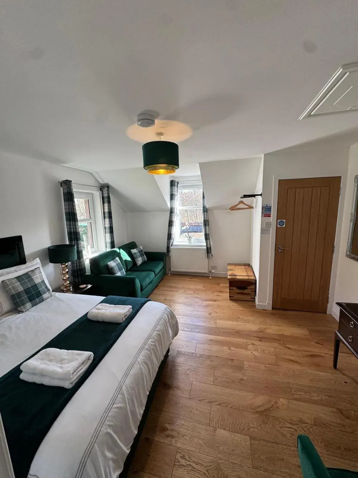 Family Room with Private Bathroom in Crannach House bed and breakfast and self catering apartments Family Room with Private Bathroom in Crannach House bed and breakfast and self catering apartments