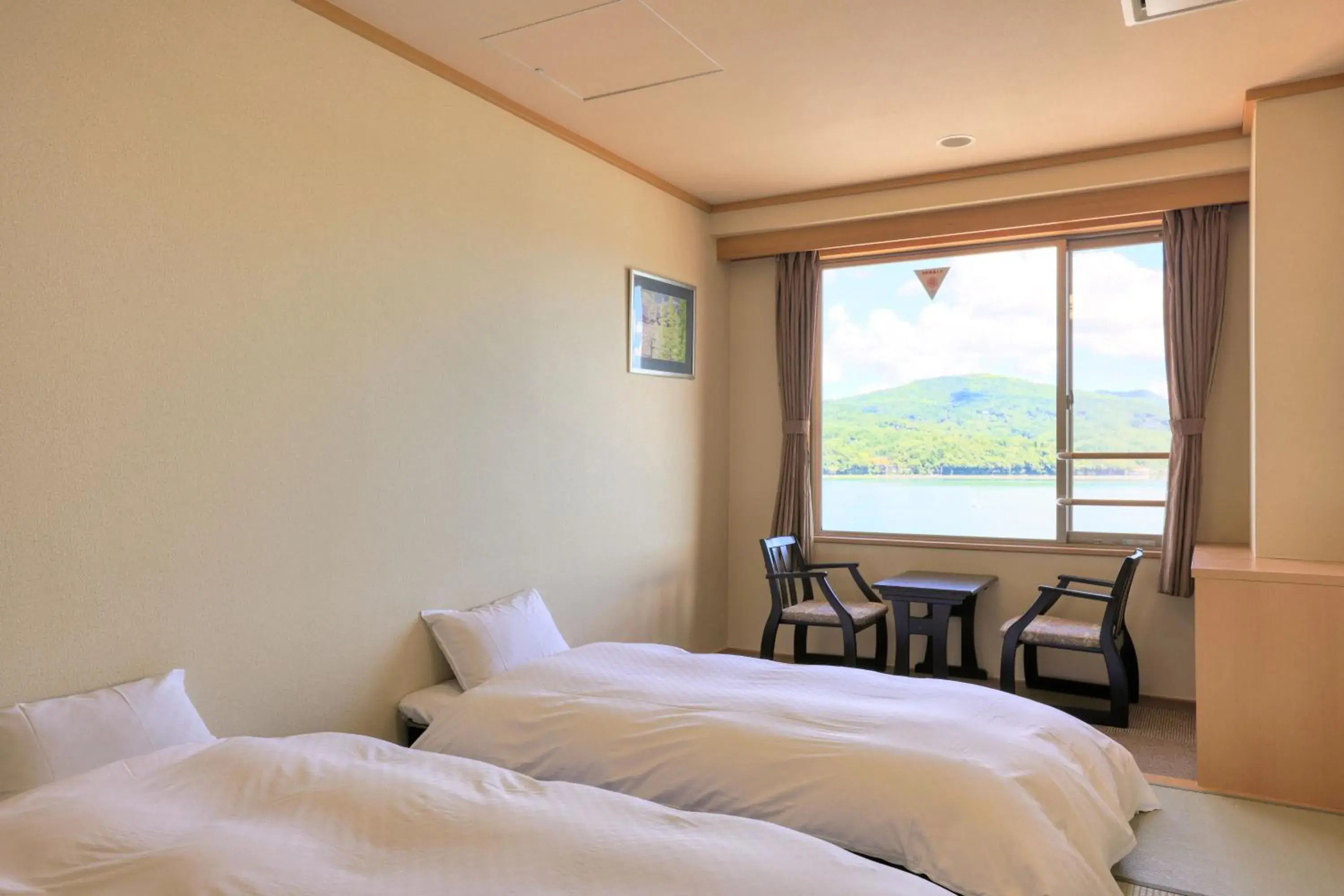 Japanese Style Room with Private Bathroom with Lake View - single occupancy in Fuji Matsuzono Hotel Japanese Style Room with Private Bathroom with Lake View - single occupancy in Fuji Matsuzono Hotel