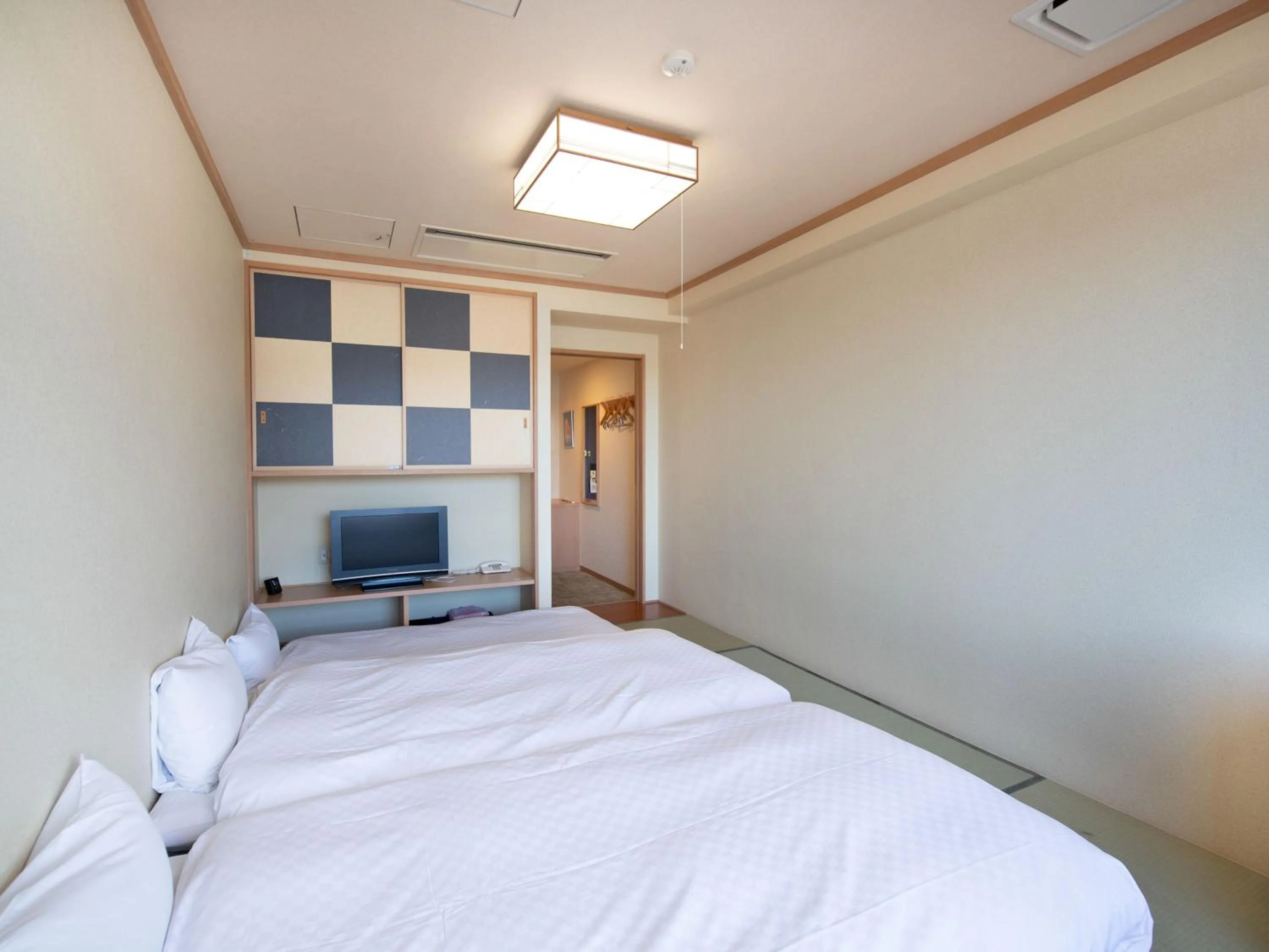 Photo of the whole room, Bed in Fuji Matsuzono Hotel