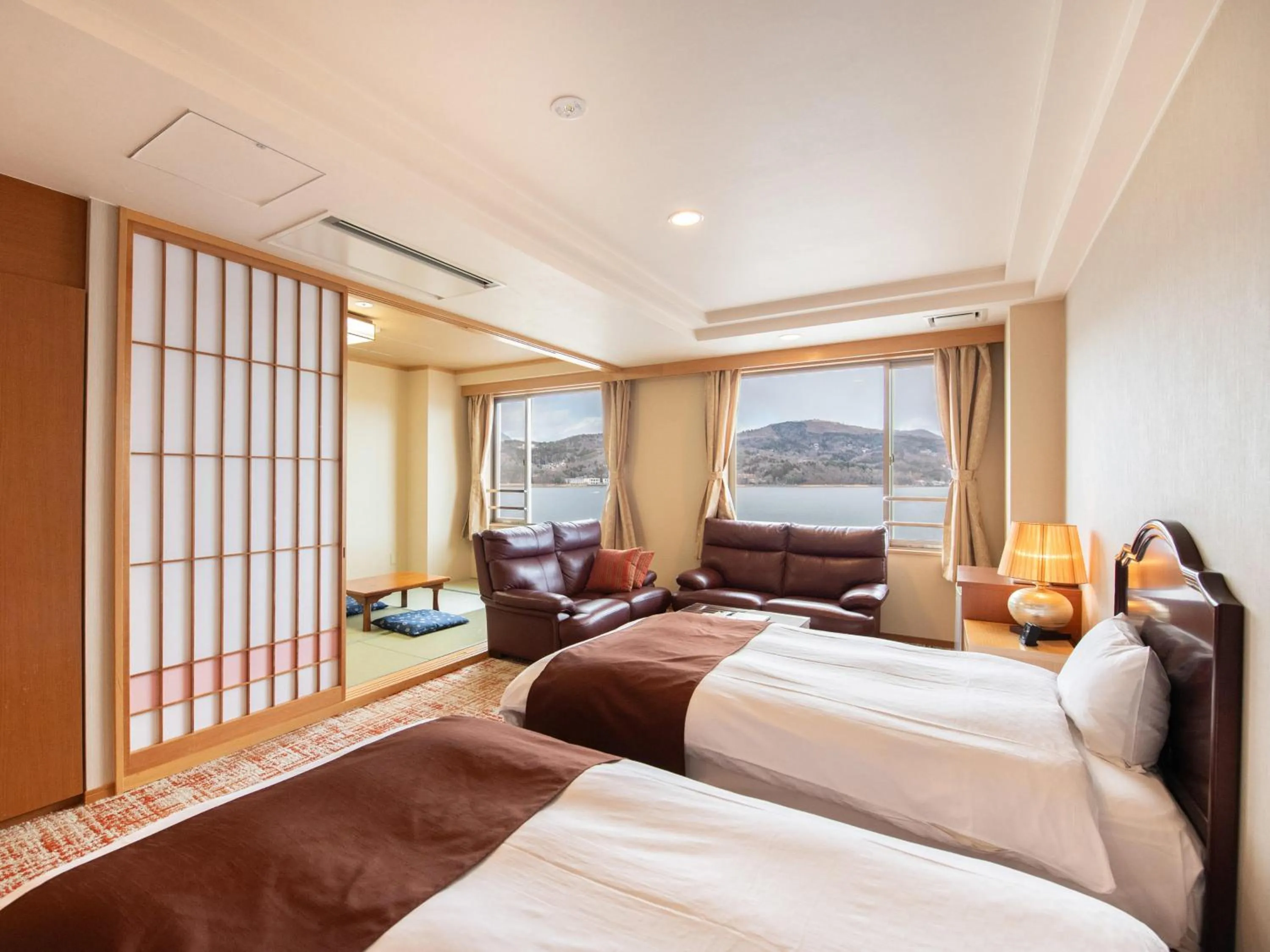 Photo of the whole room, Bed in Fuji Matsuzono Hotel