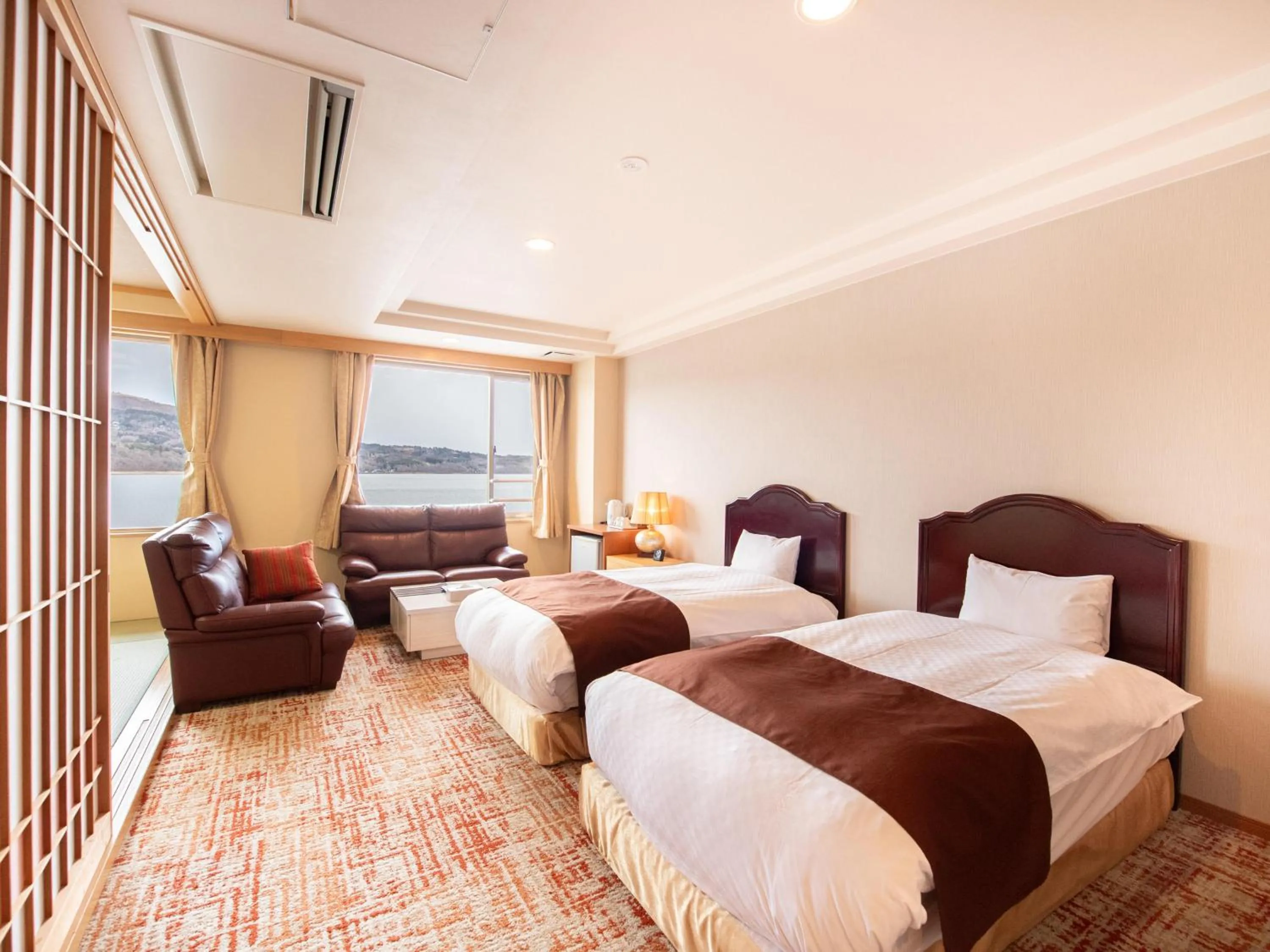 Photo of the whole room, Bed in Fuji Matsuzono Hotel