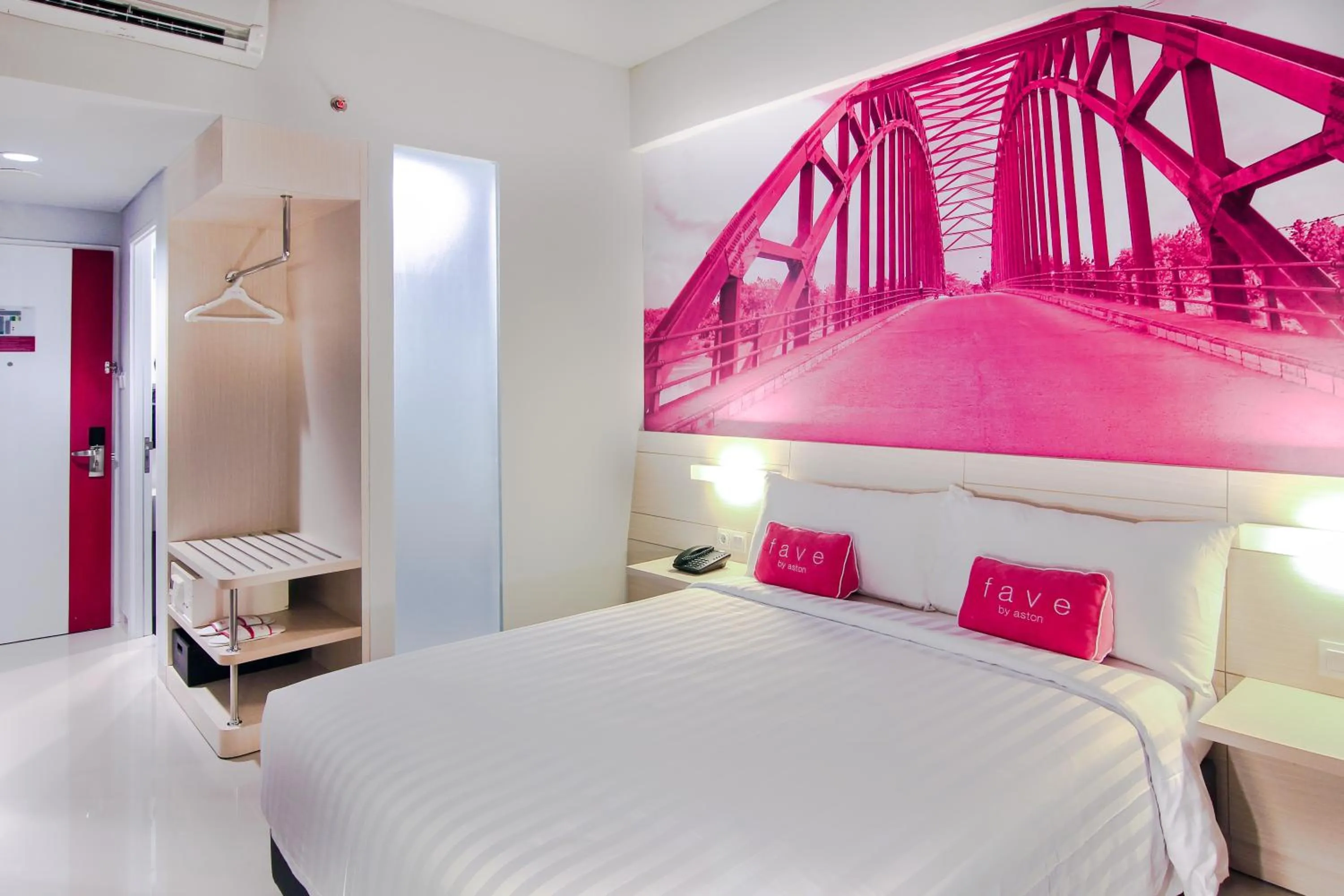 Photo of the whole room, Bed in favehotel Sudirman Bojonegoro