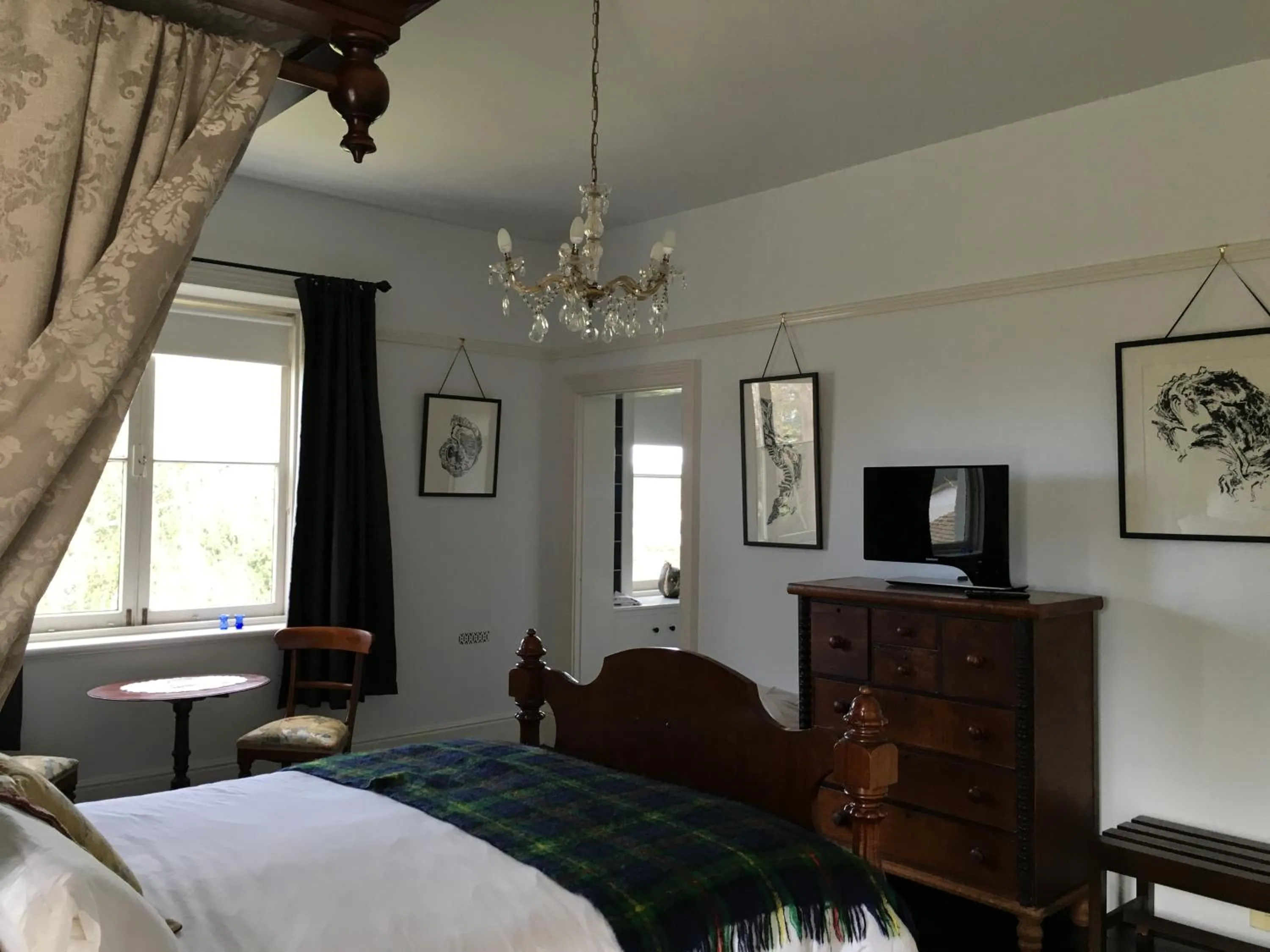 Photo of the whole room in Boscobel of Tasmania