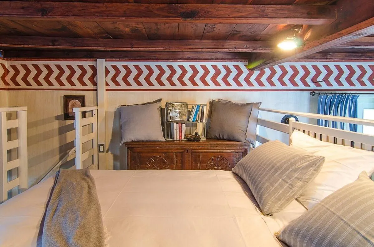 Bedroom in Chocolat au Lac