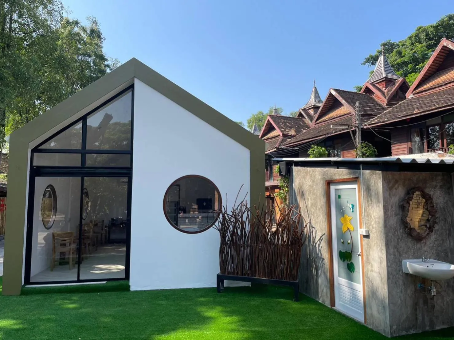 On-site shops in Baan Tawai Lanna Resort