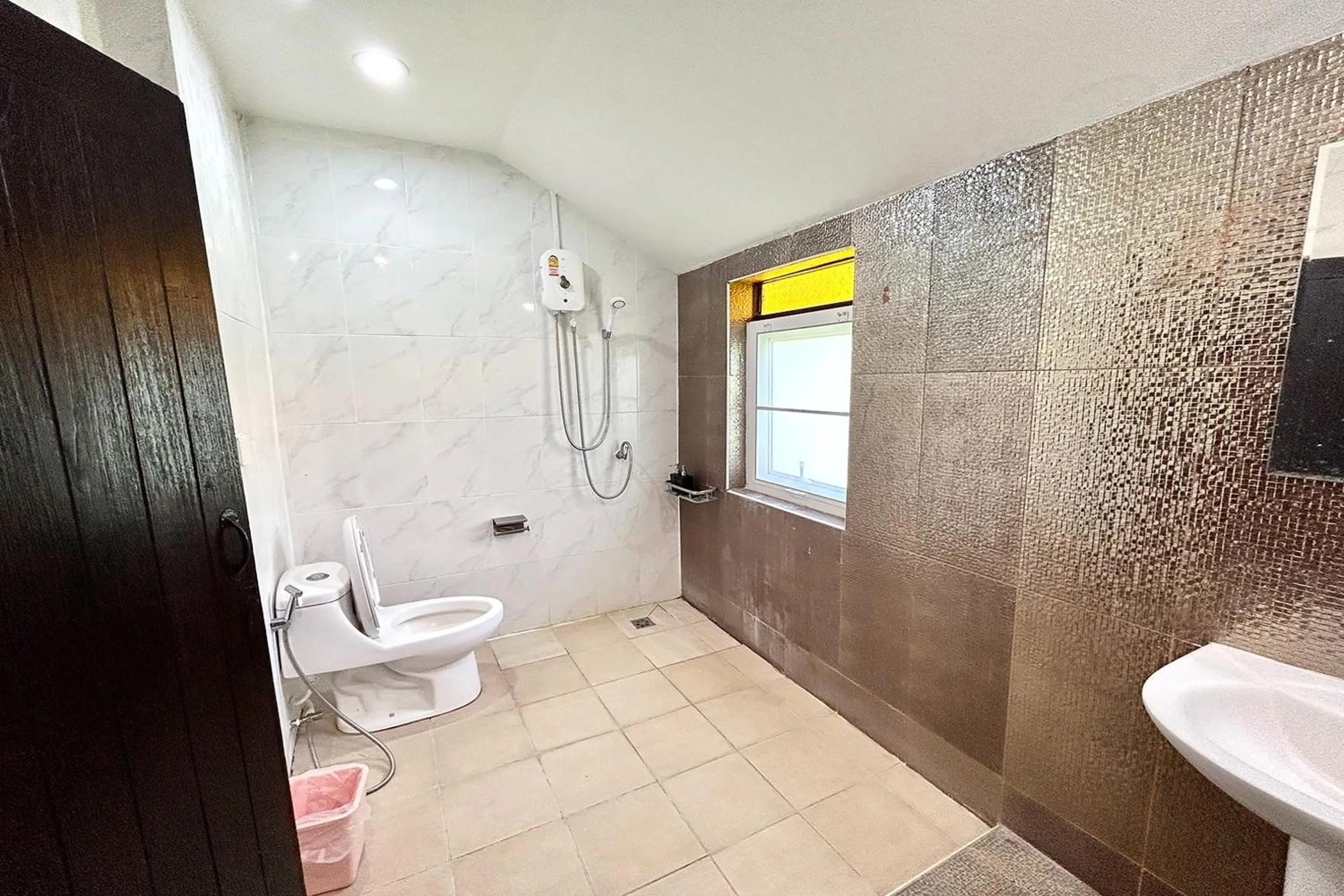 Shower in Baan Tawai Lanna Resort
