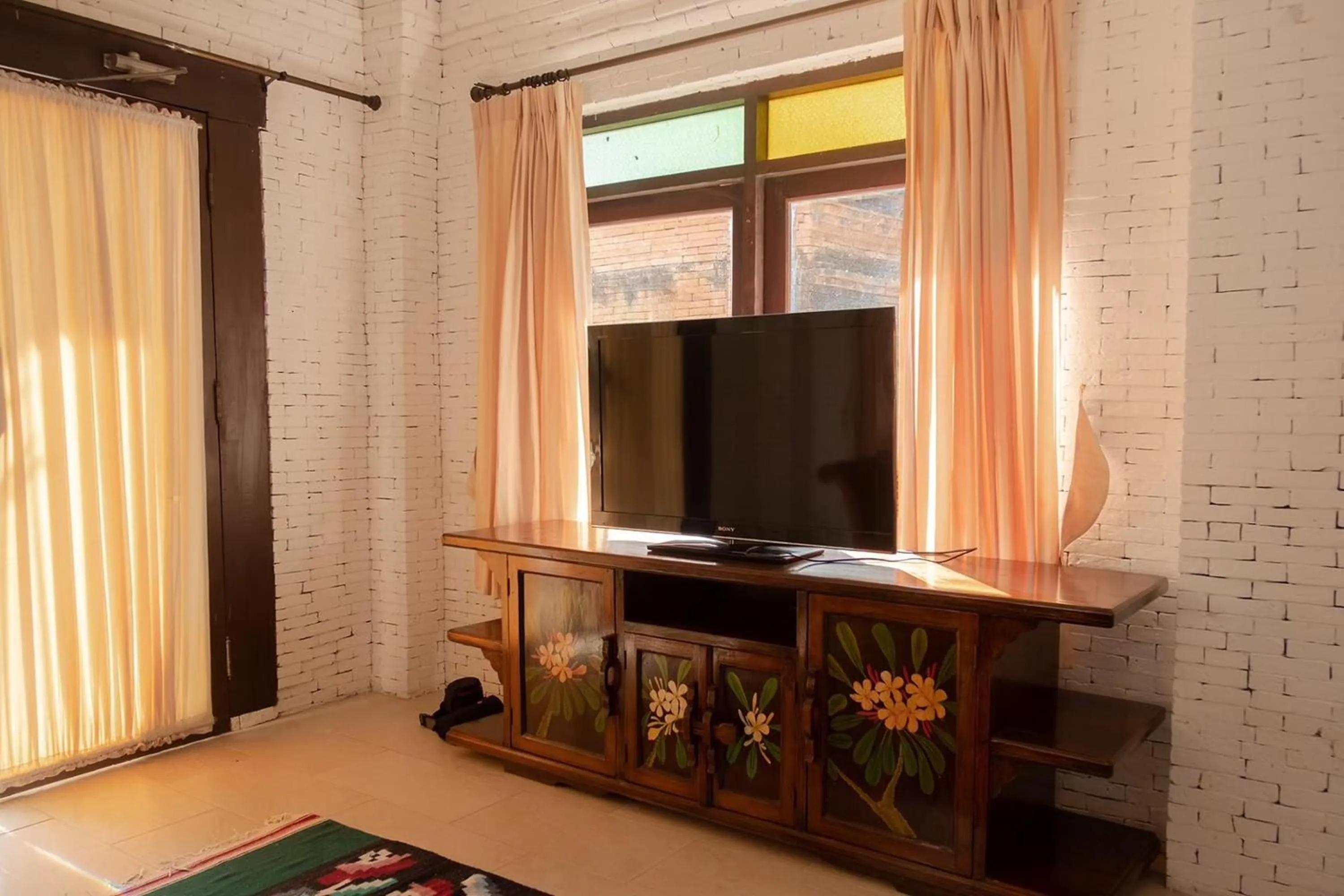 TV and multimedia in Baan Tawai Lanna Resort