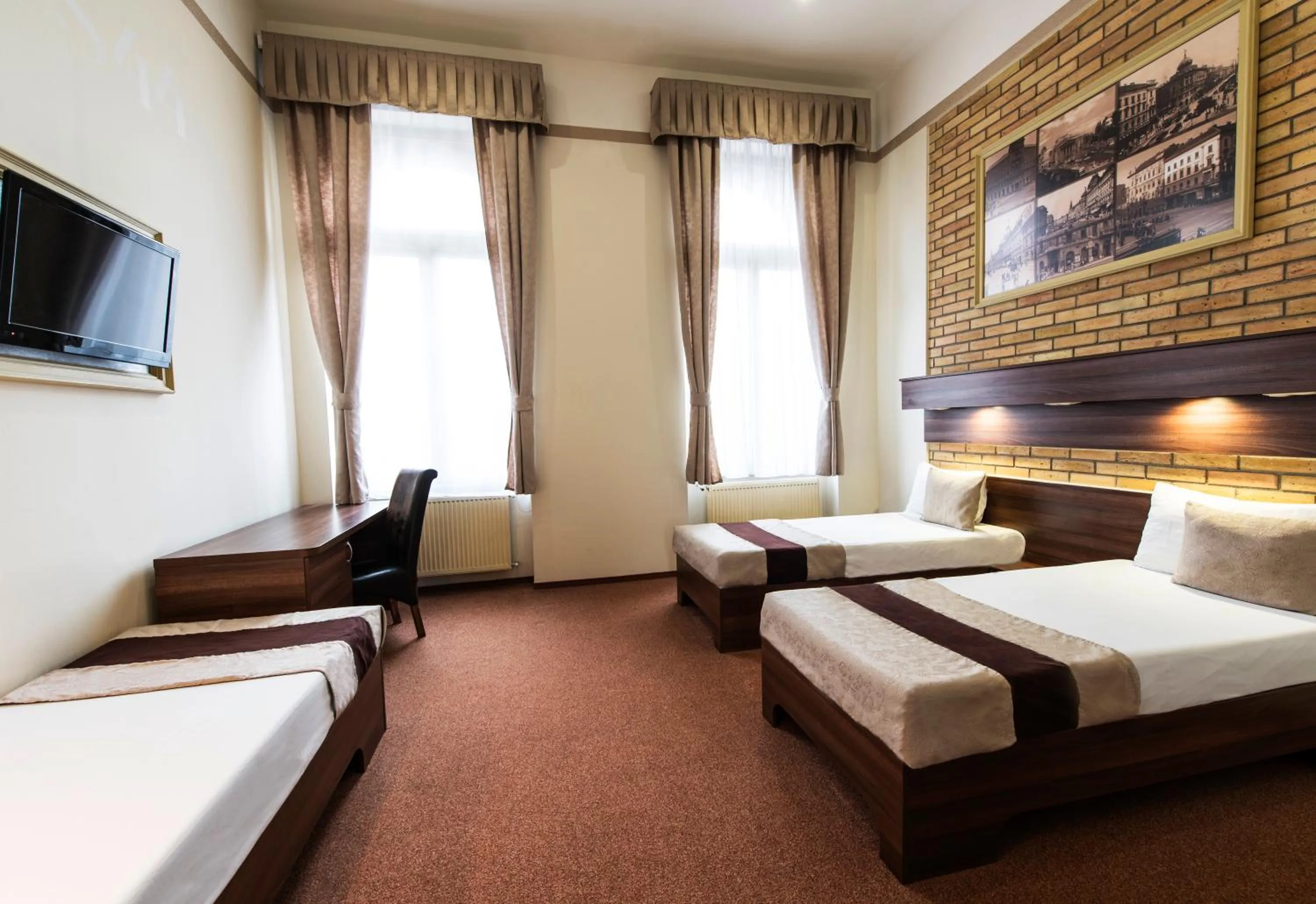 Bedroom, Bed in SOUS44