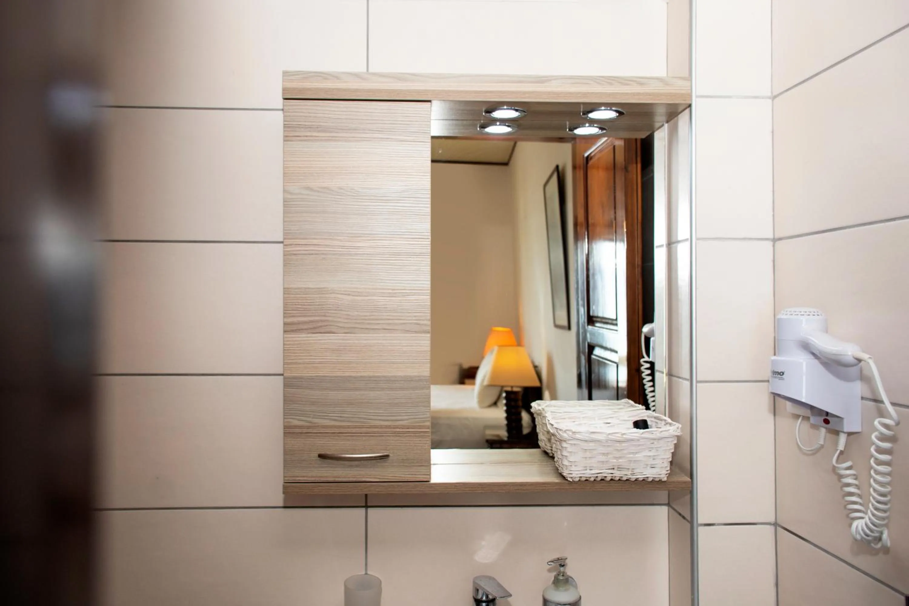 Bathroom in Argo Rooms-Papadakis