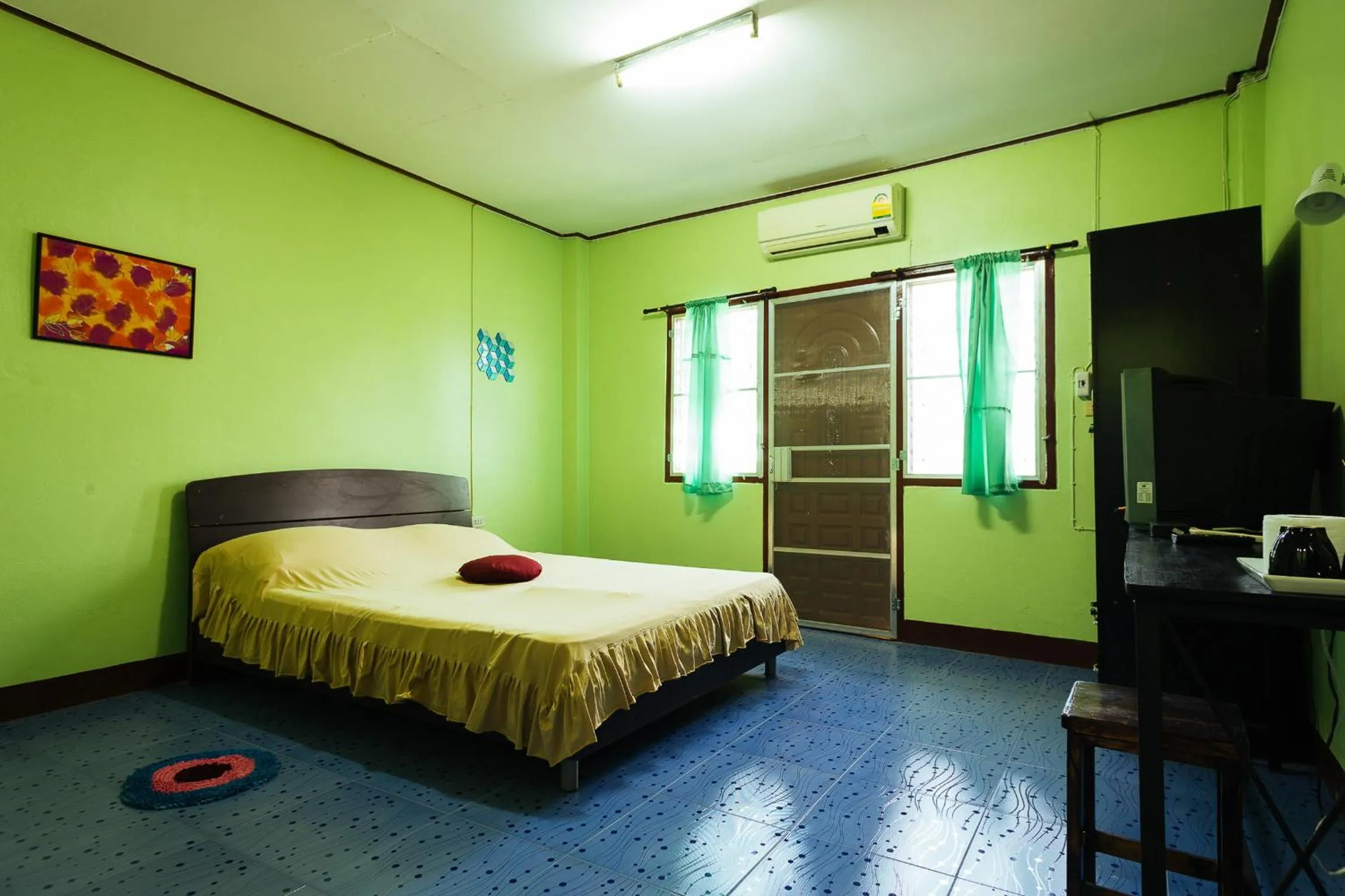 Photo of the whole room, Bed in Malai Place Lampang