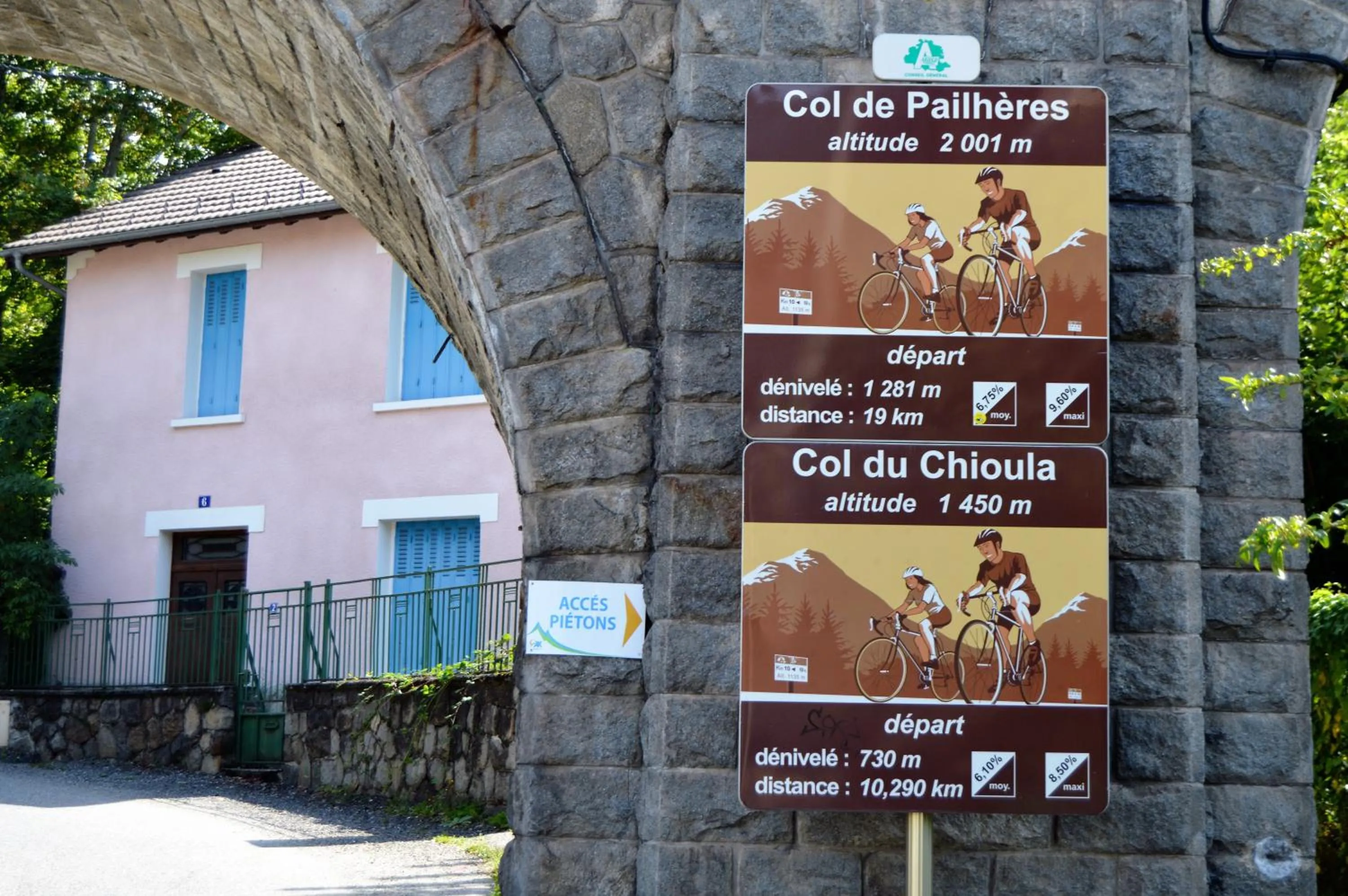 Property building in Hôtel Le Bellevue