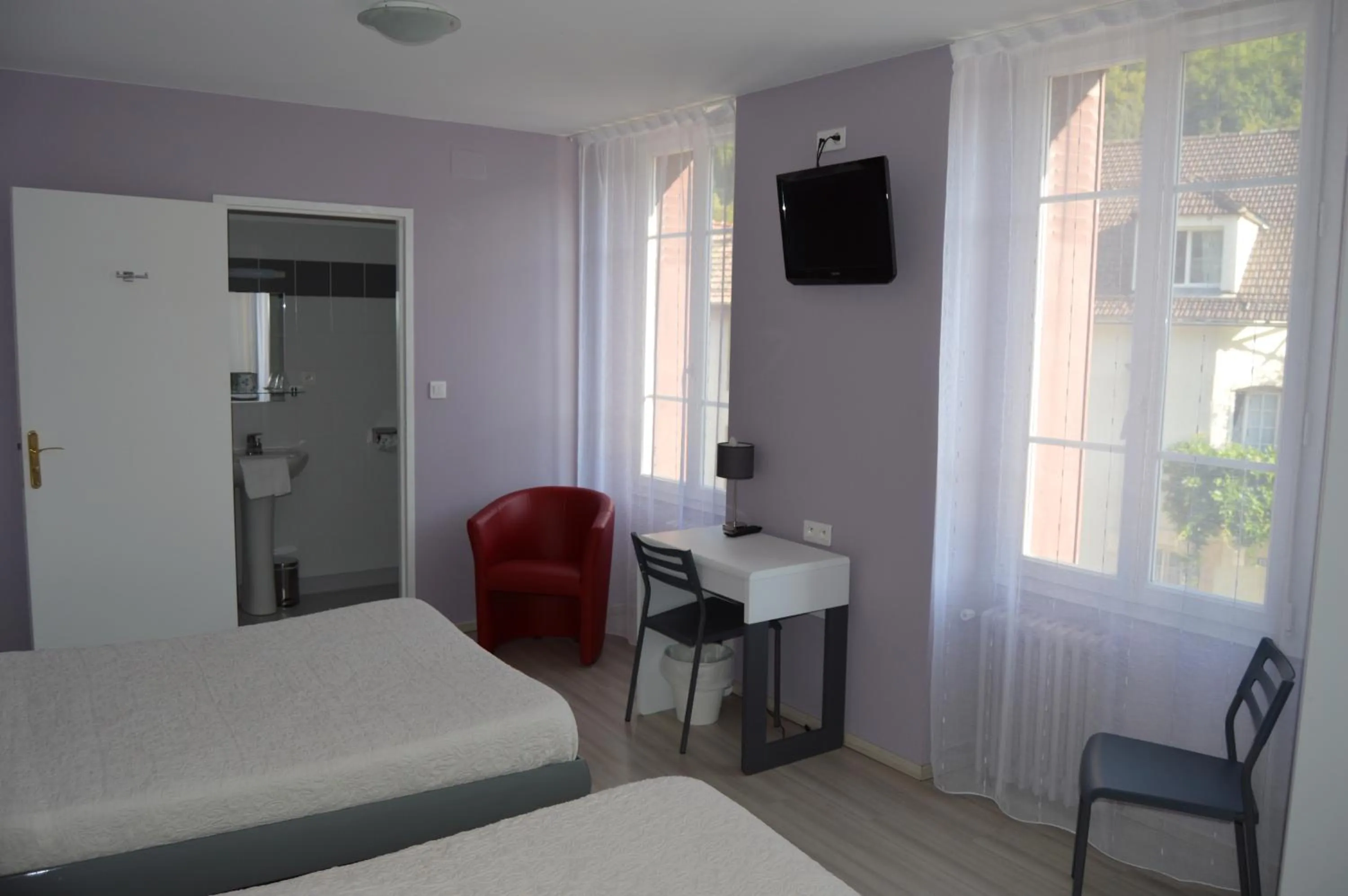 Bedroom, Bed in Hôtel Le Bellevue