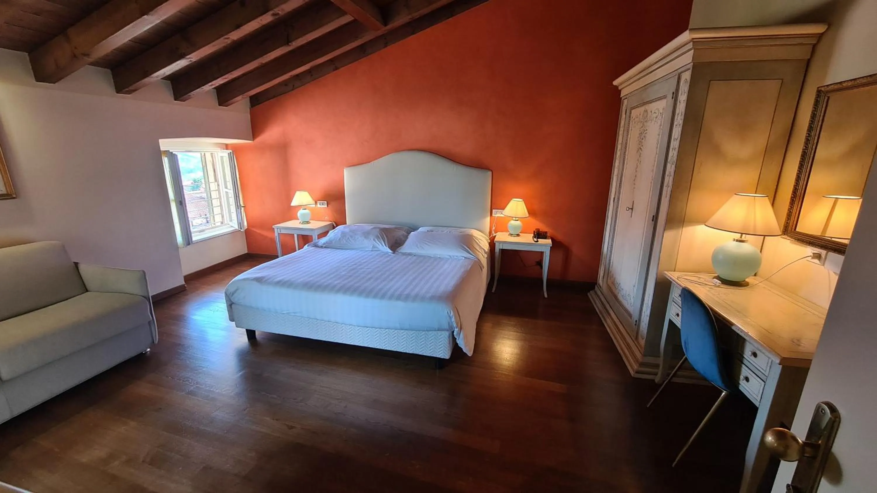 Bedroom, Bed in Hotel Piazza Vecchia