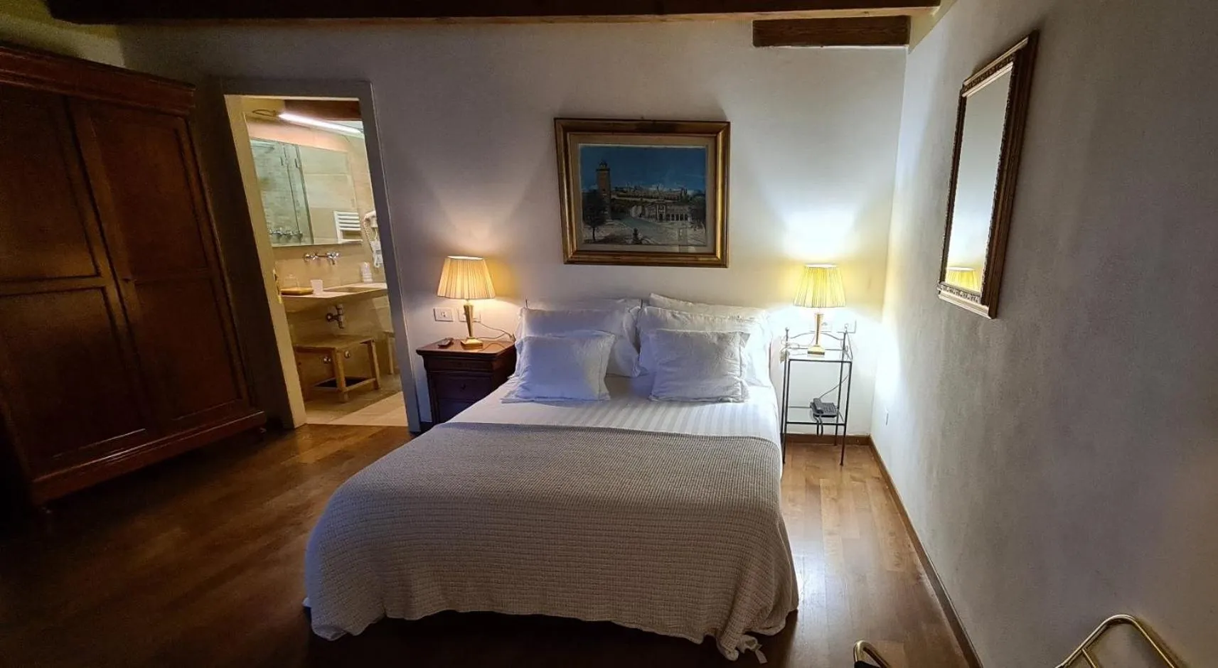 Bedroom, Bed in Hotel Piazza Vecchia