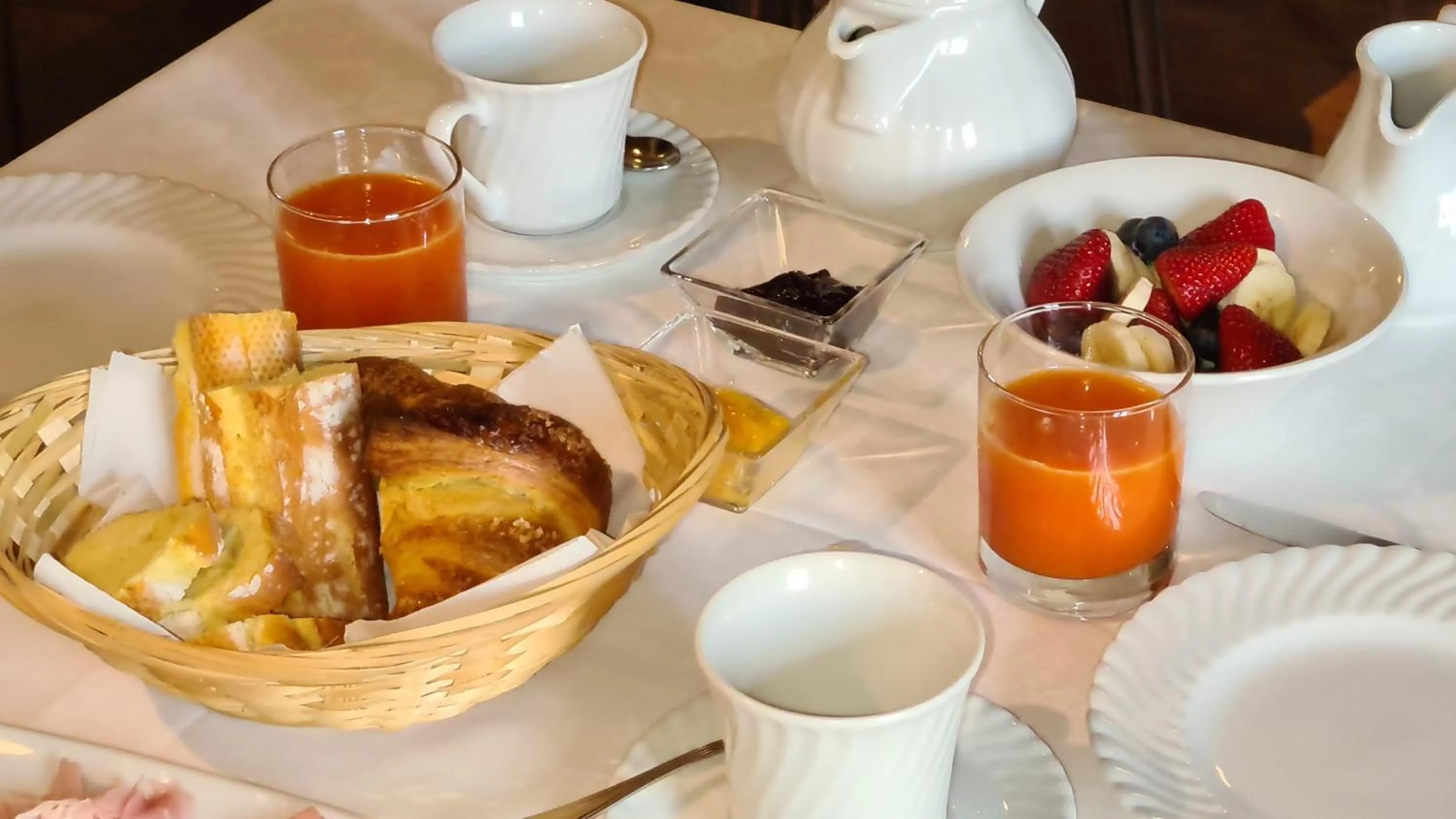 Breakfast in Hotel Piazza Vecchia