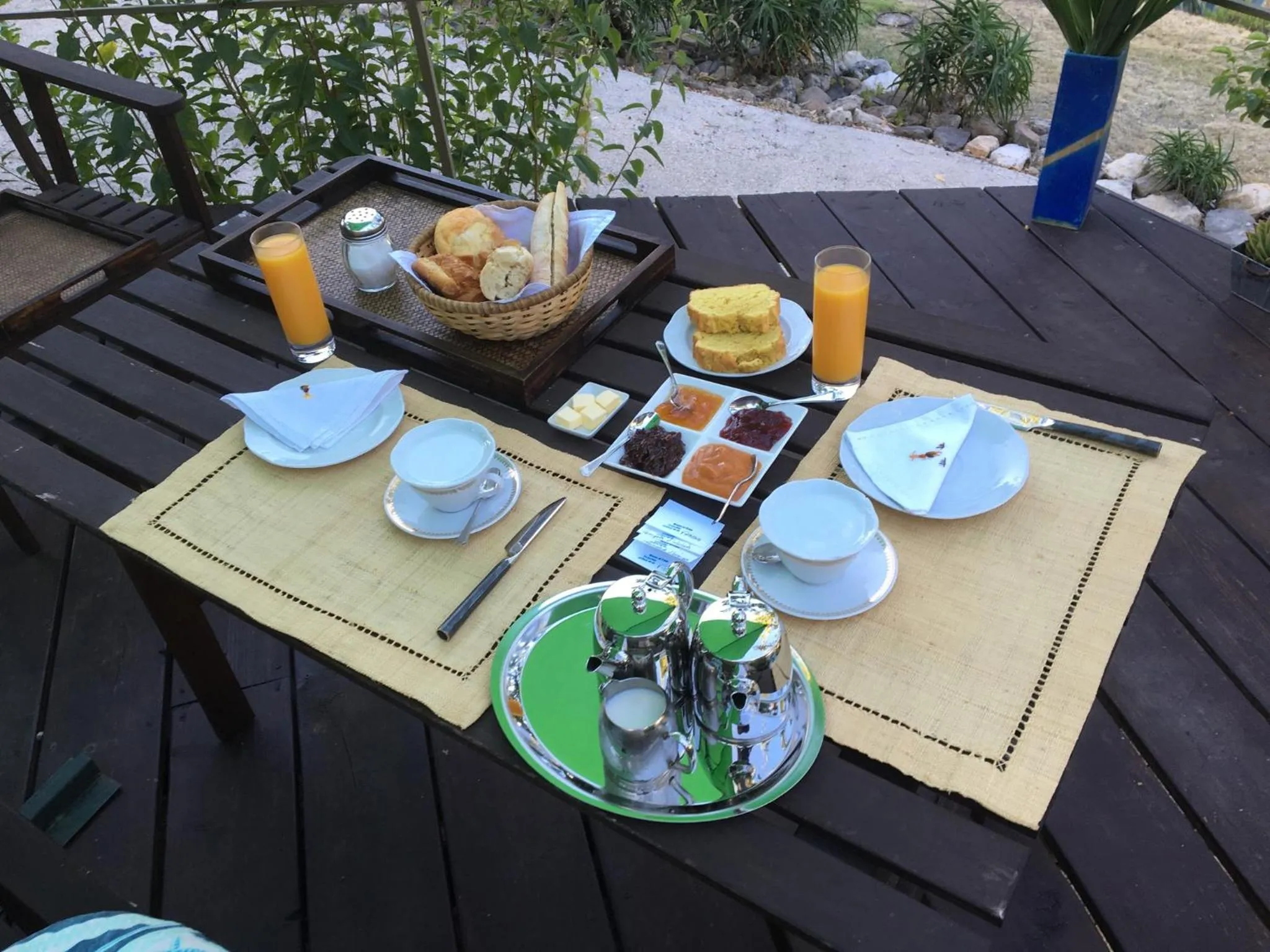 Continental breakfast in Les terrasses sur mer