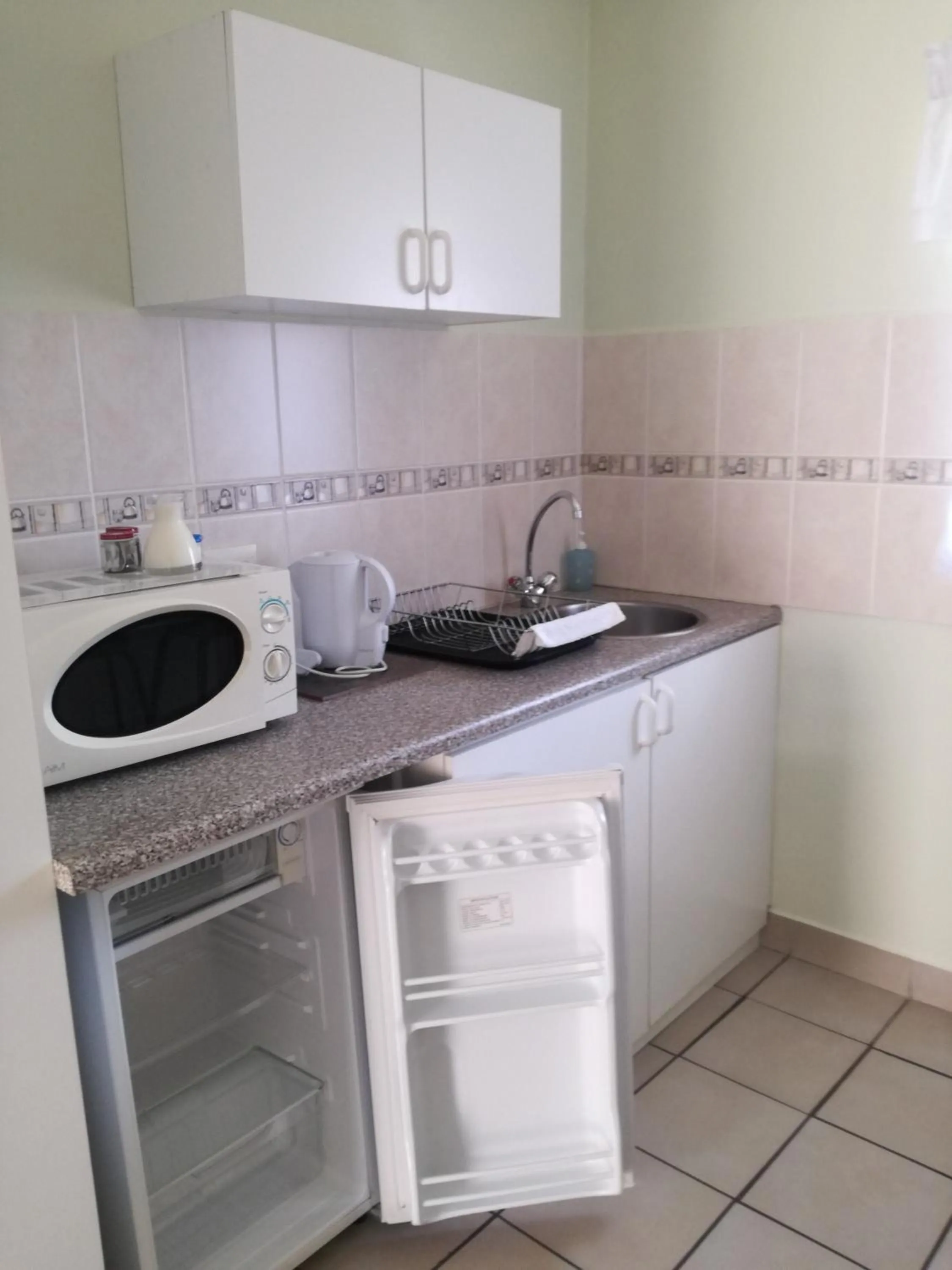 Kitchen or kitchenette in At Home BB