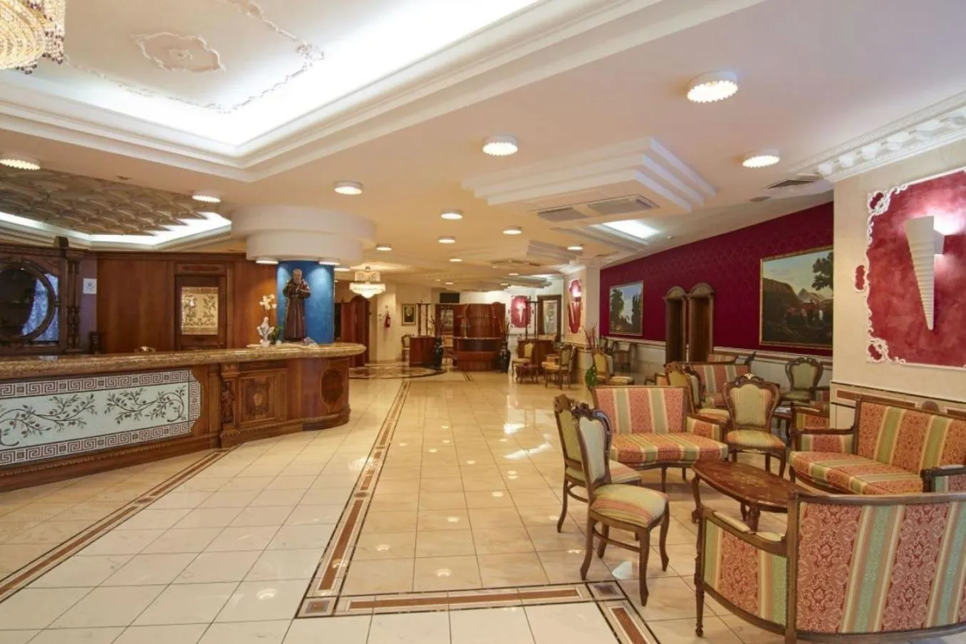 Lobby or reception in San Giovanni Rotondo Palace - Alihotels