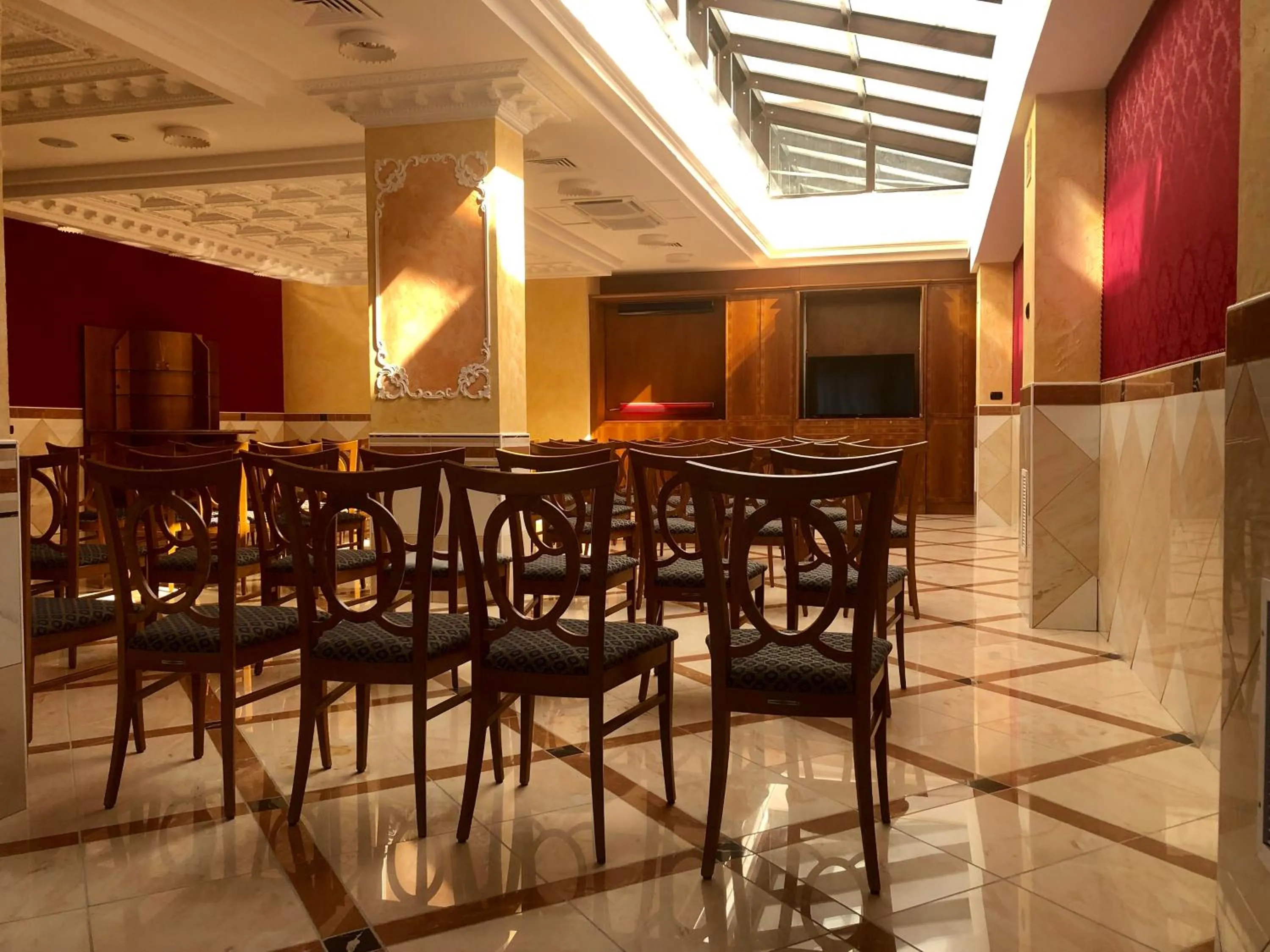 Business facilities in San Giovanni Rotondo Palace - Alihotels