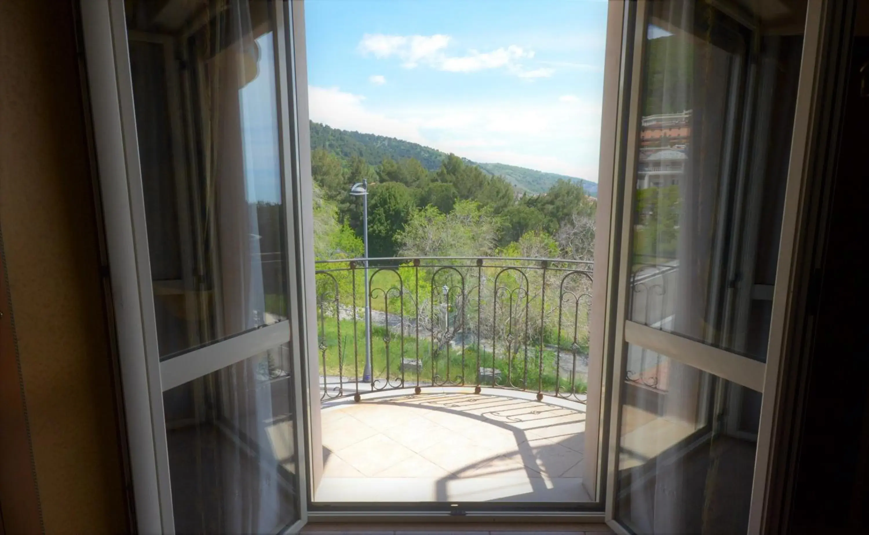 Superior Triple Room in San Giovanni Rotondo Palace - Alihotels Superior Triple Room in San Giovanni Rotondo Palace - Alihotels