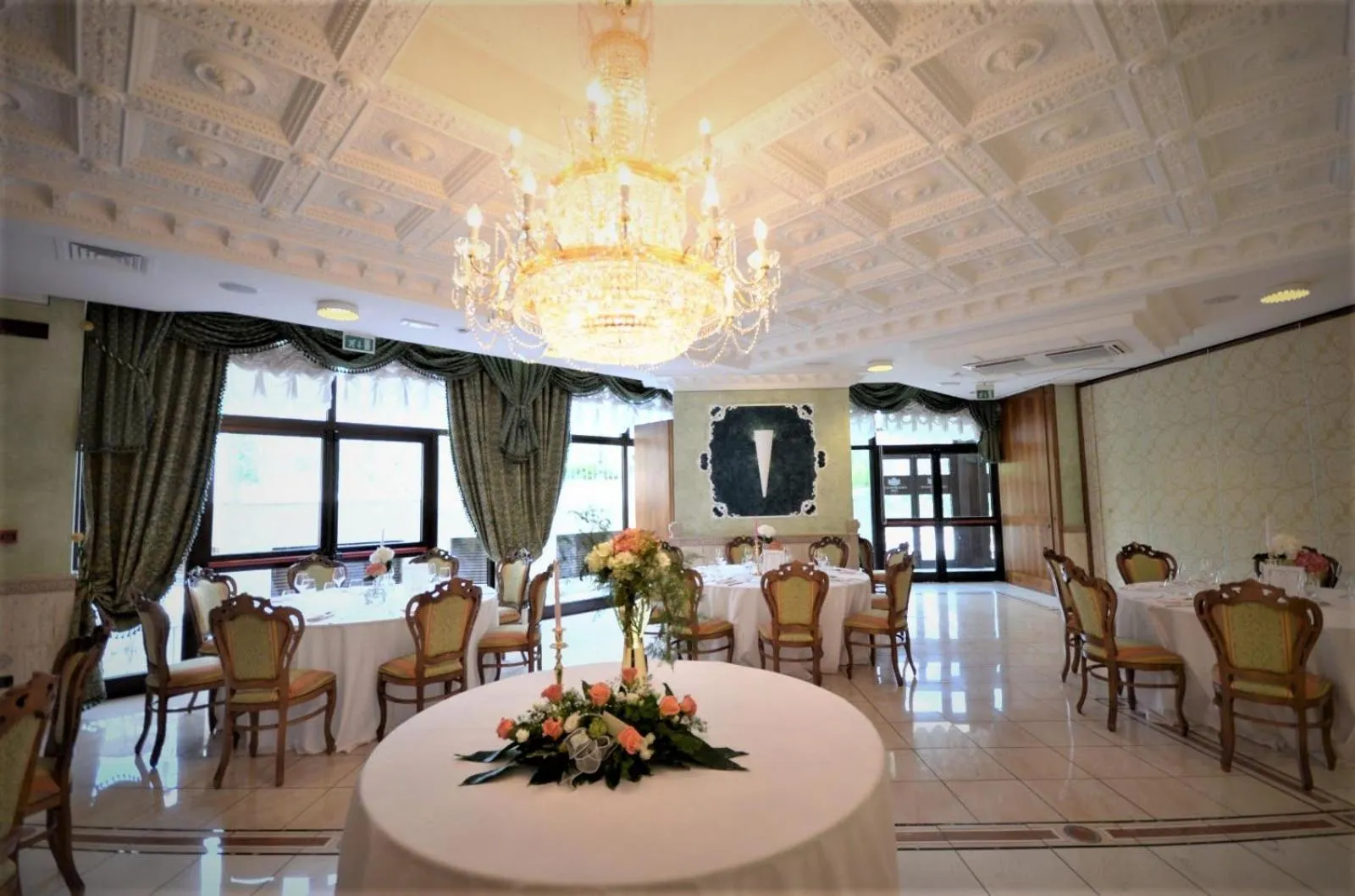 Restaurant/places to eat in San Giovanni Rotondo Palace - Alihotels
